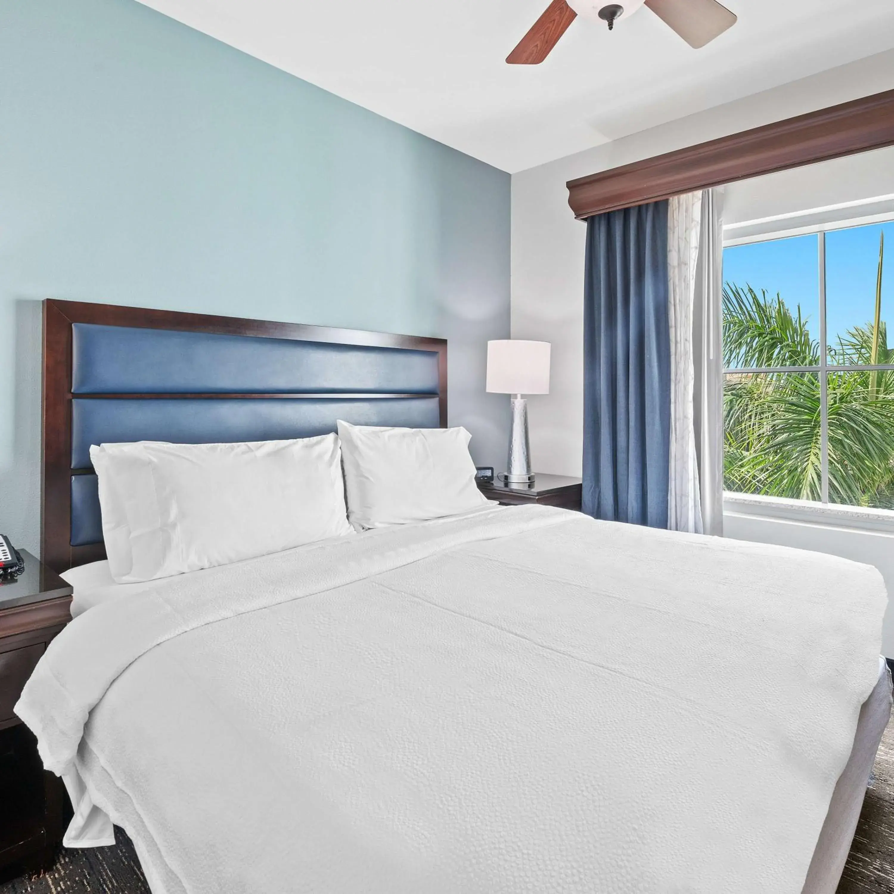 Bed in Homewood Suites by Hilton Fort Lauderdale Airport-Cruise Port Bed in Homewood Suites by Hilton Fort Lauderdale Airport-Cruise Port