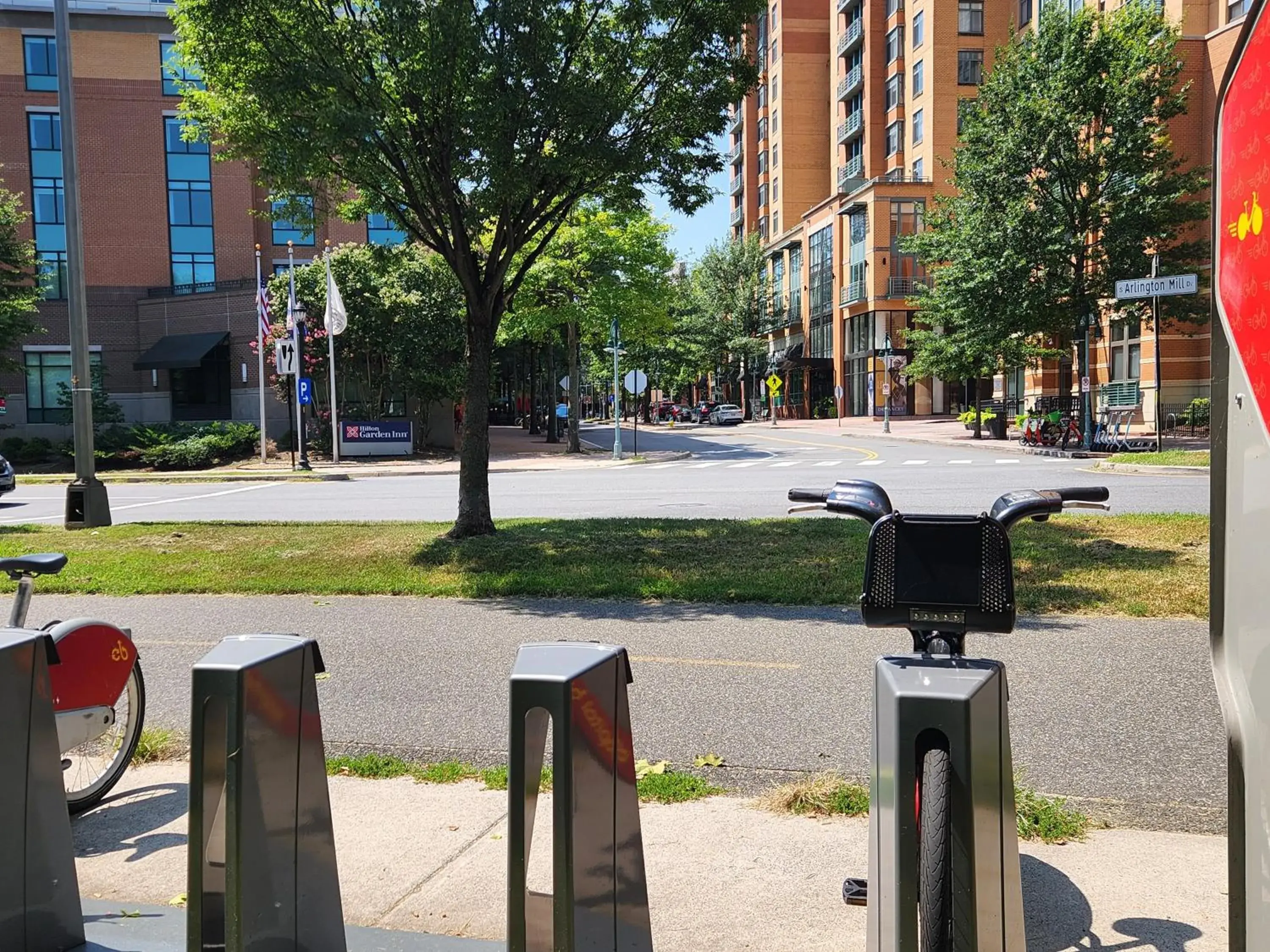 Street view in Hilton Garden Inn Shirlington Street view in Hilton Garden Inn Shirlington