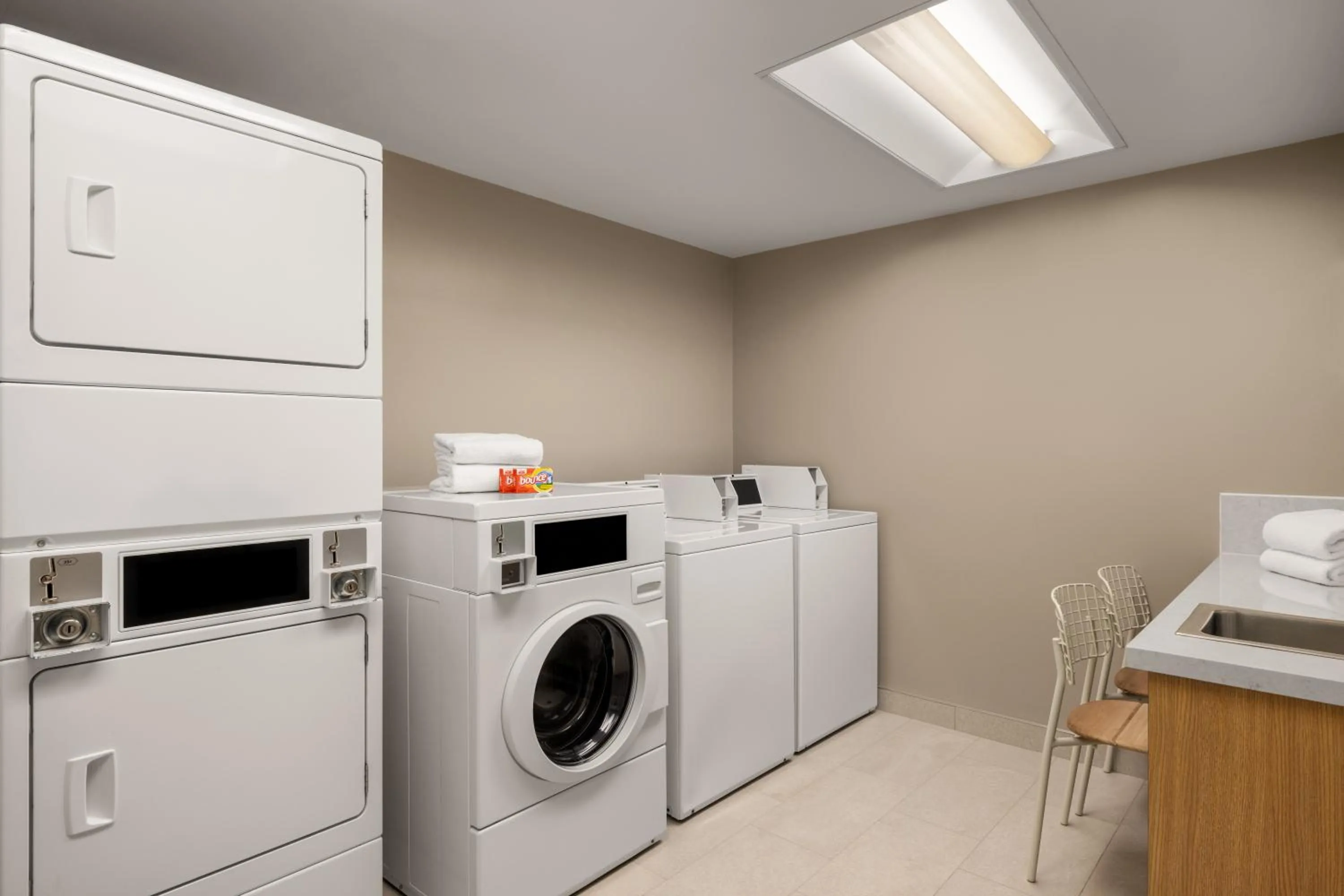 laundry in Hilton Garden Inn Shirlington