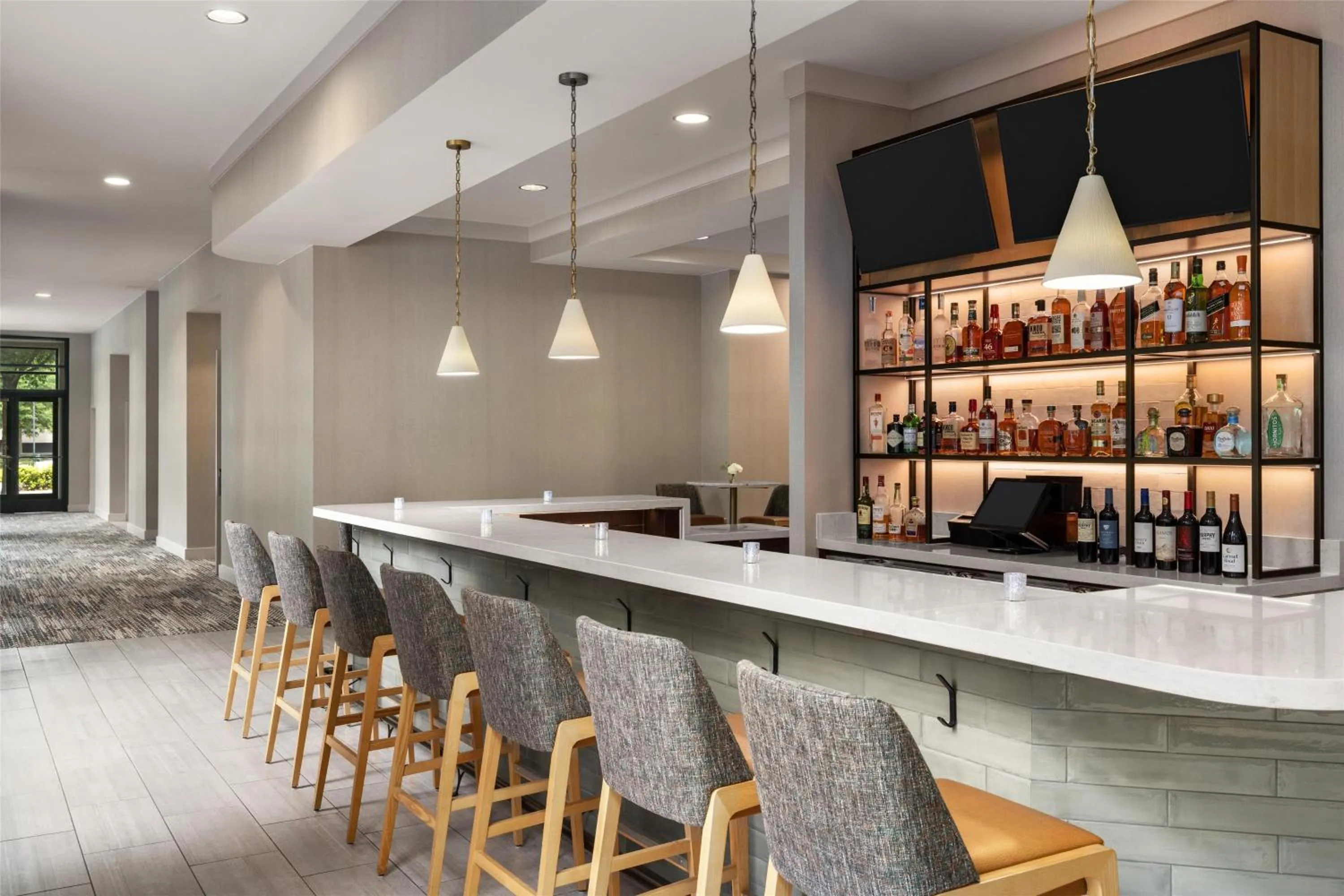 Lounge or bar in Hilton Garden Inn Shirlington