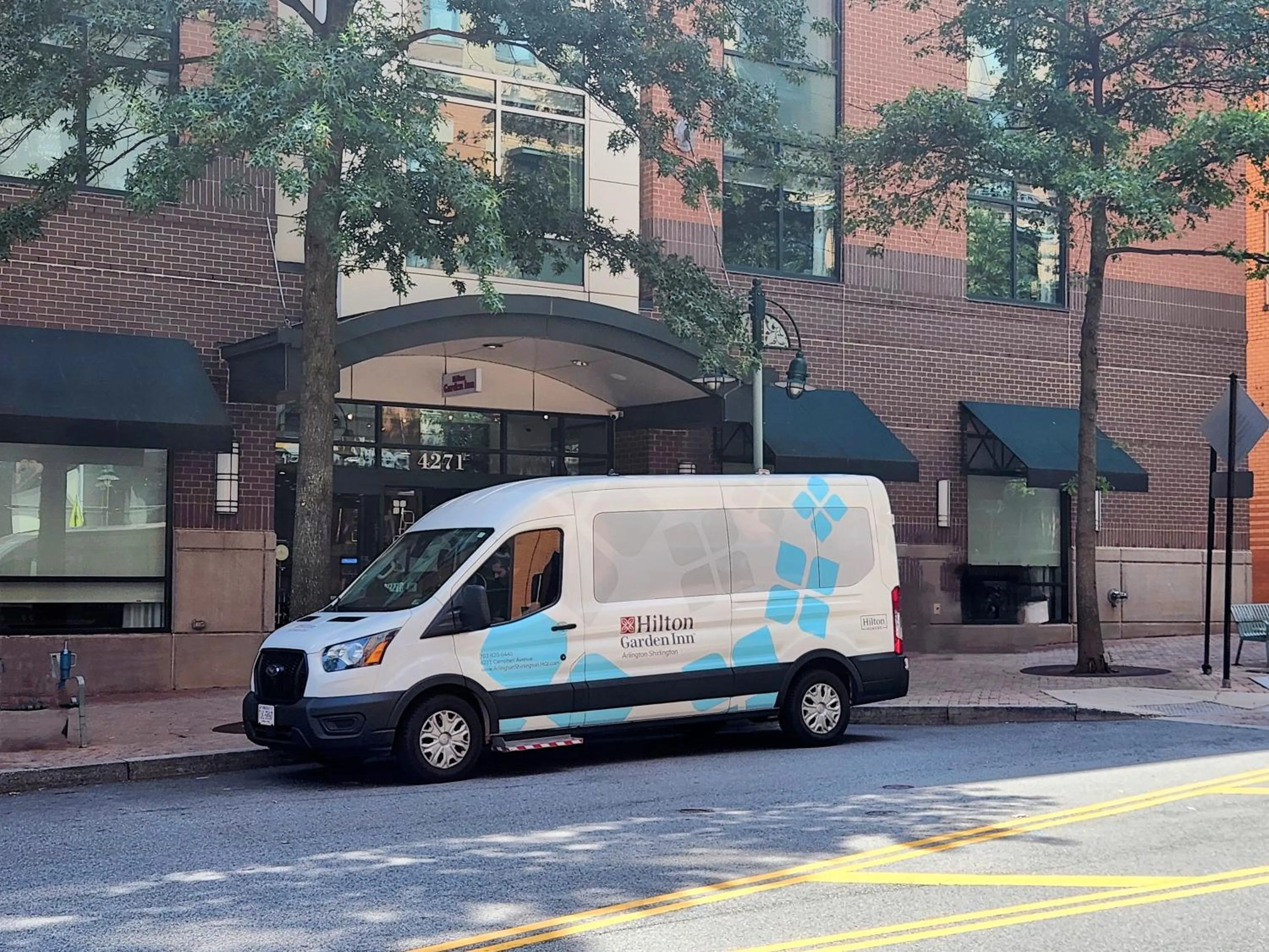 shuttle in Hilton Garden Inn Shirlington