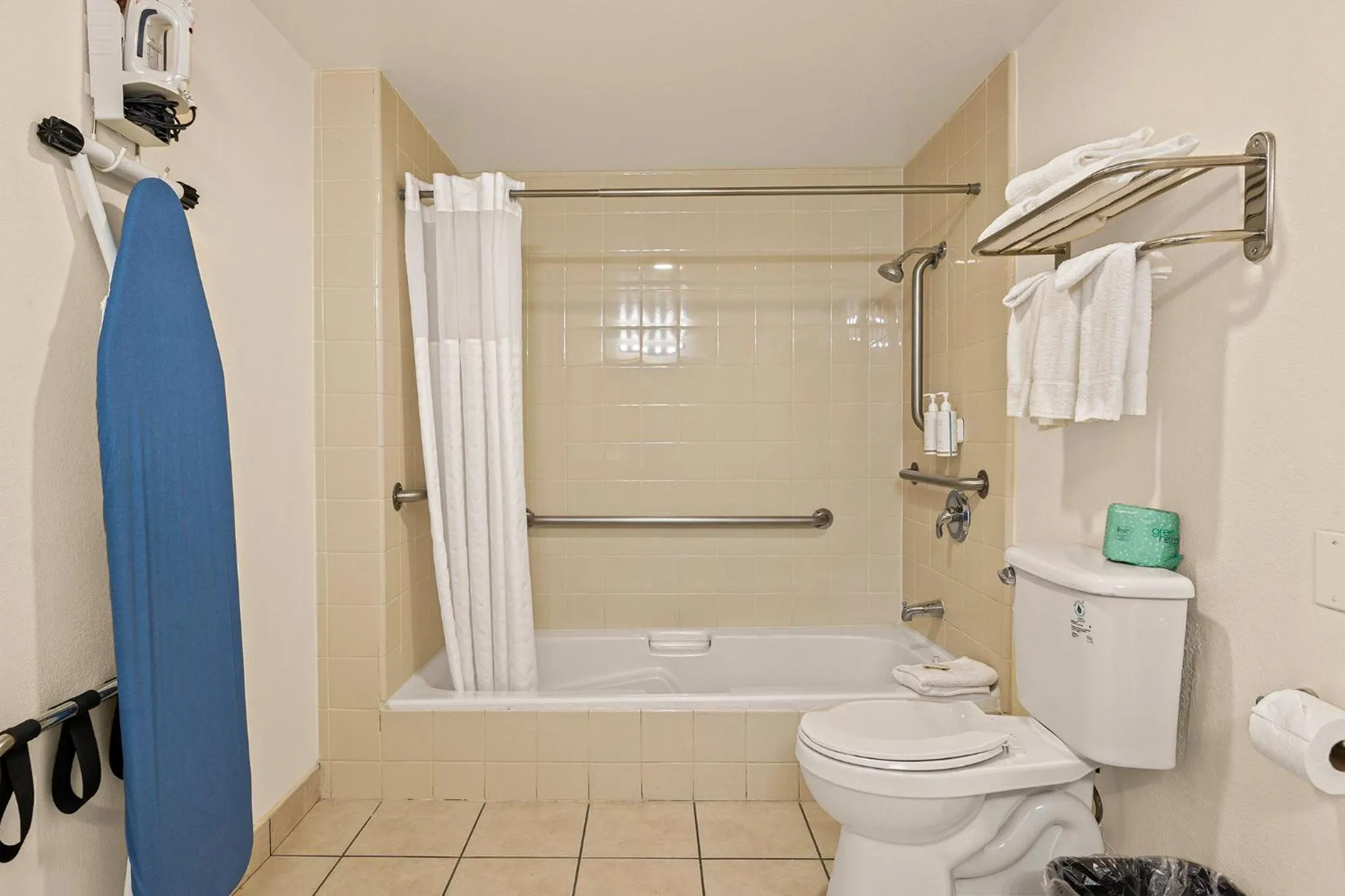 Bathroom in Heritage Inn Express Roseville