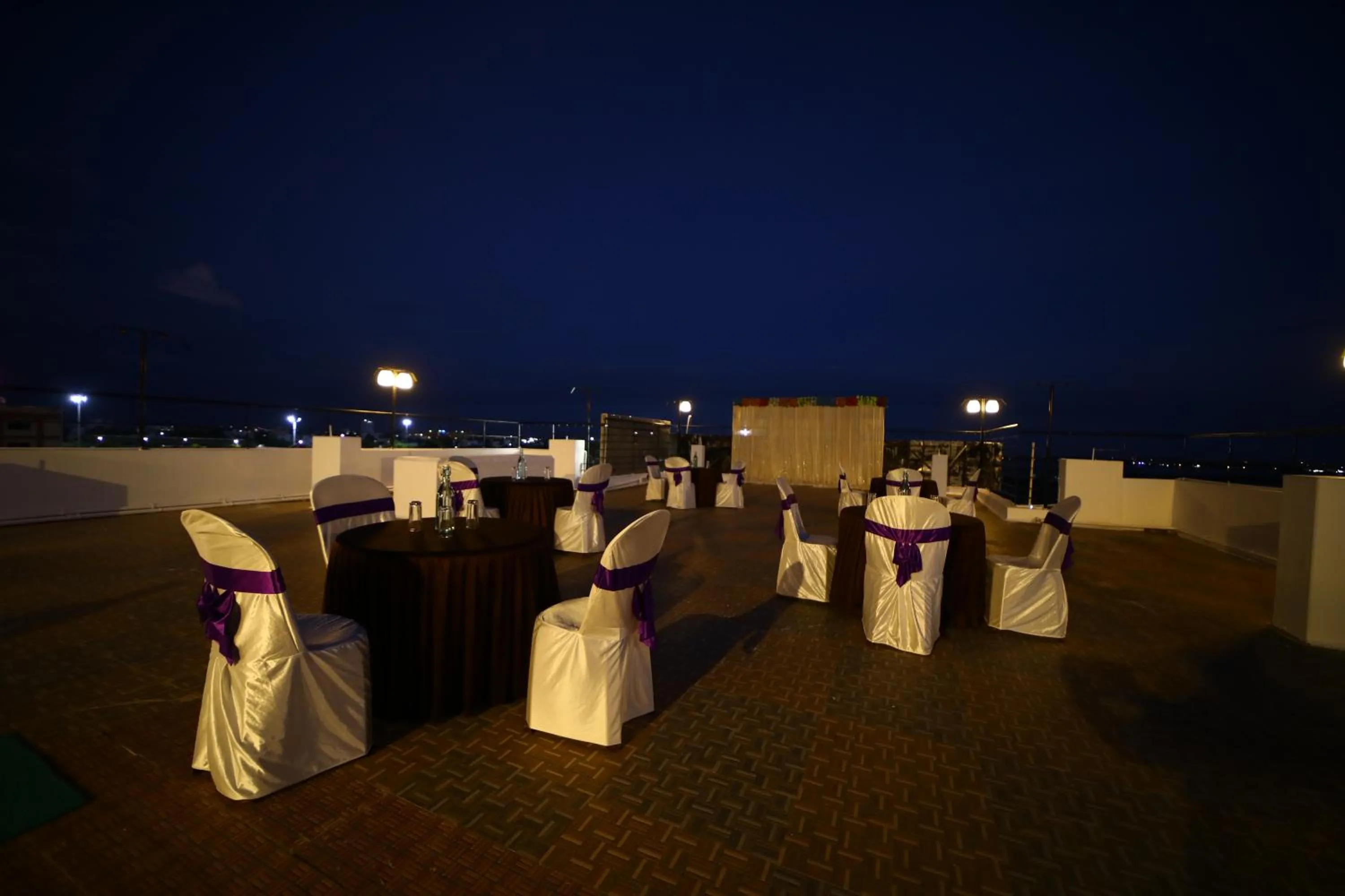 Restaurant/places to eat in Rio Grande Residency