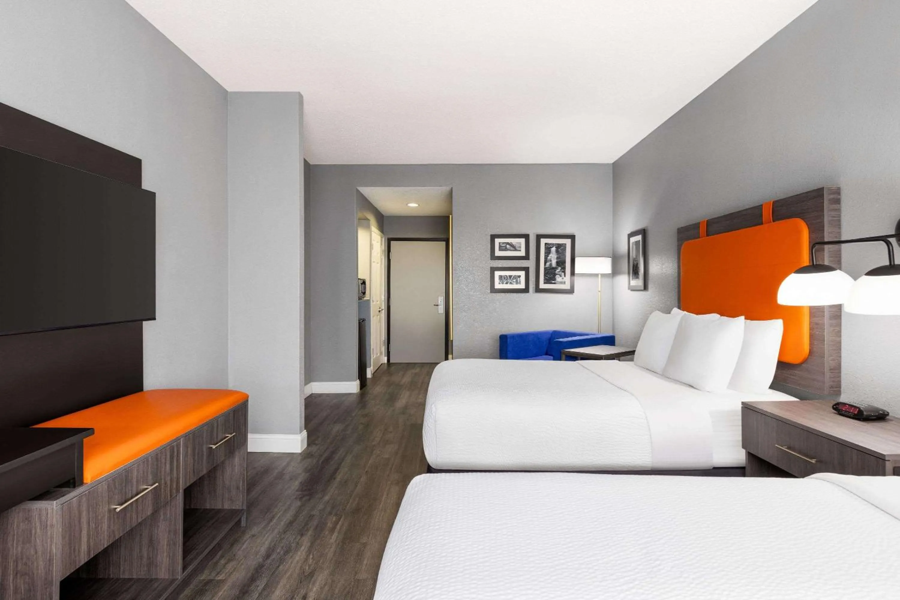 Guests, Bed in La Quinta by Wyndham Mt. Laurel - Philadelphia