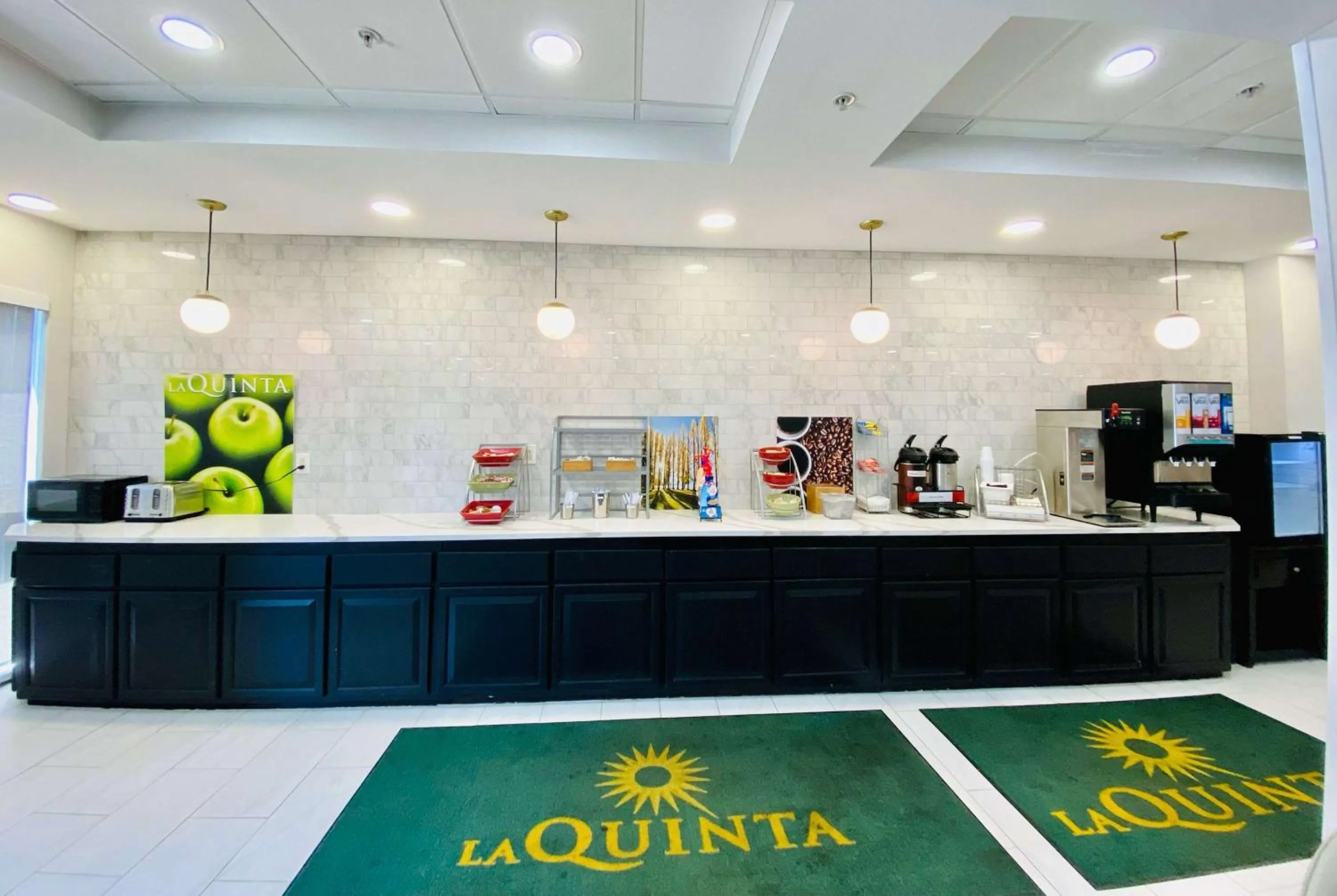 Restaurant/places to eat in La Quinta by Wyndham Mt. Laurel - Philadelphia