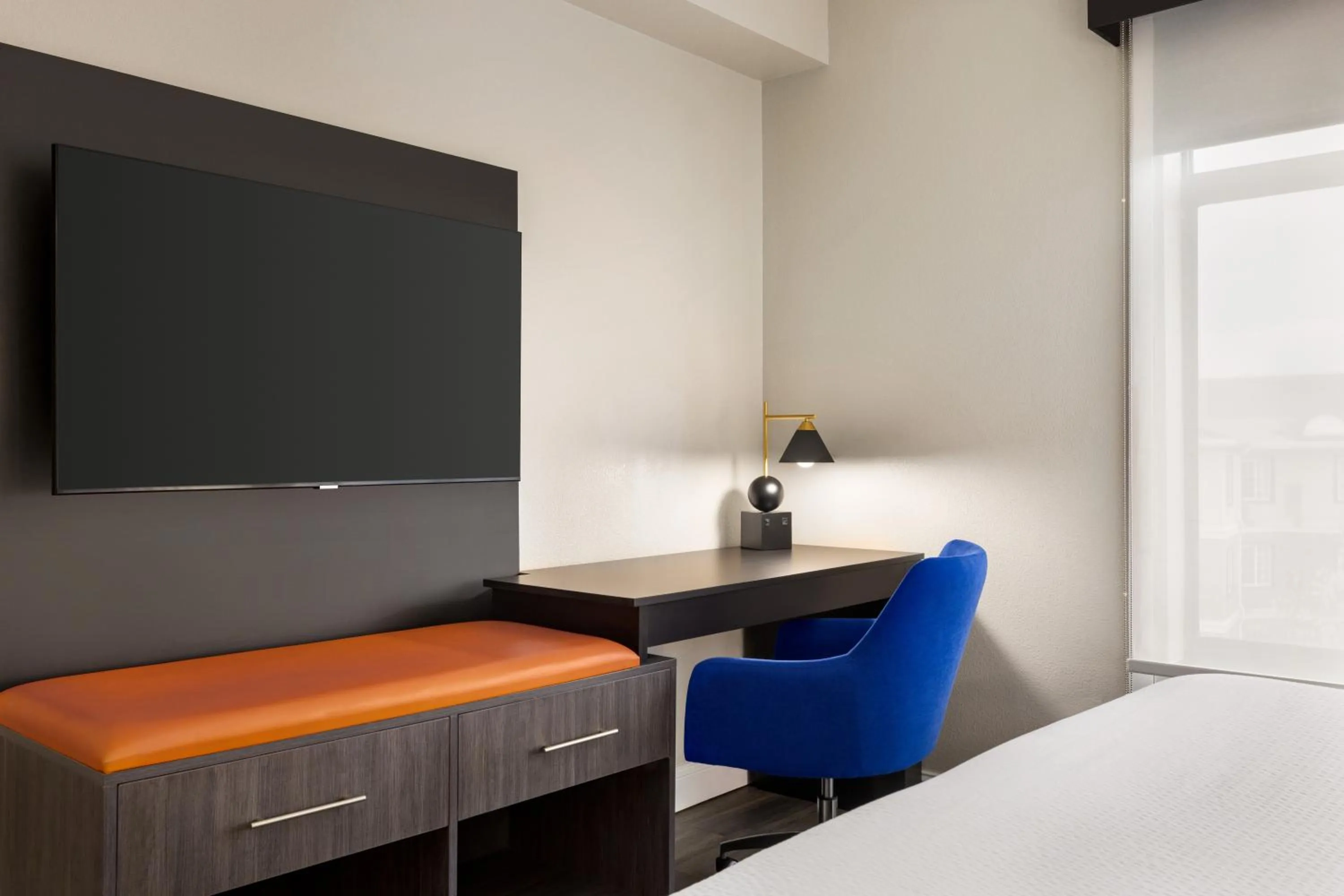 TV and multimedia, Bed in La Quinta by Wyndham Mt. Laurel - Philadelphia