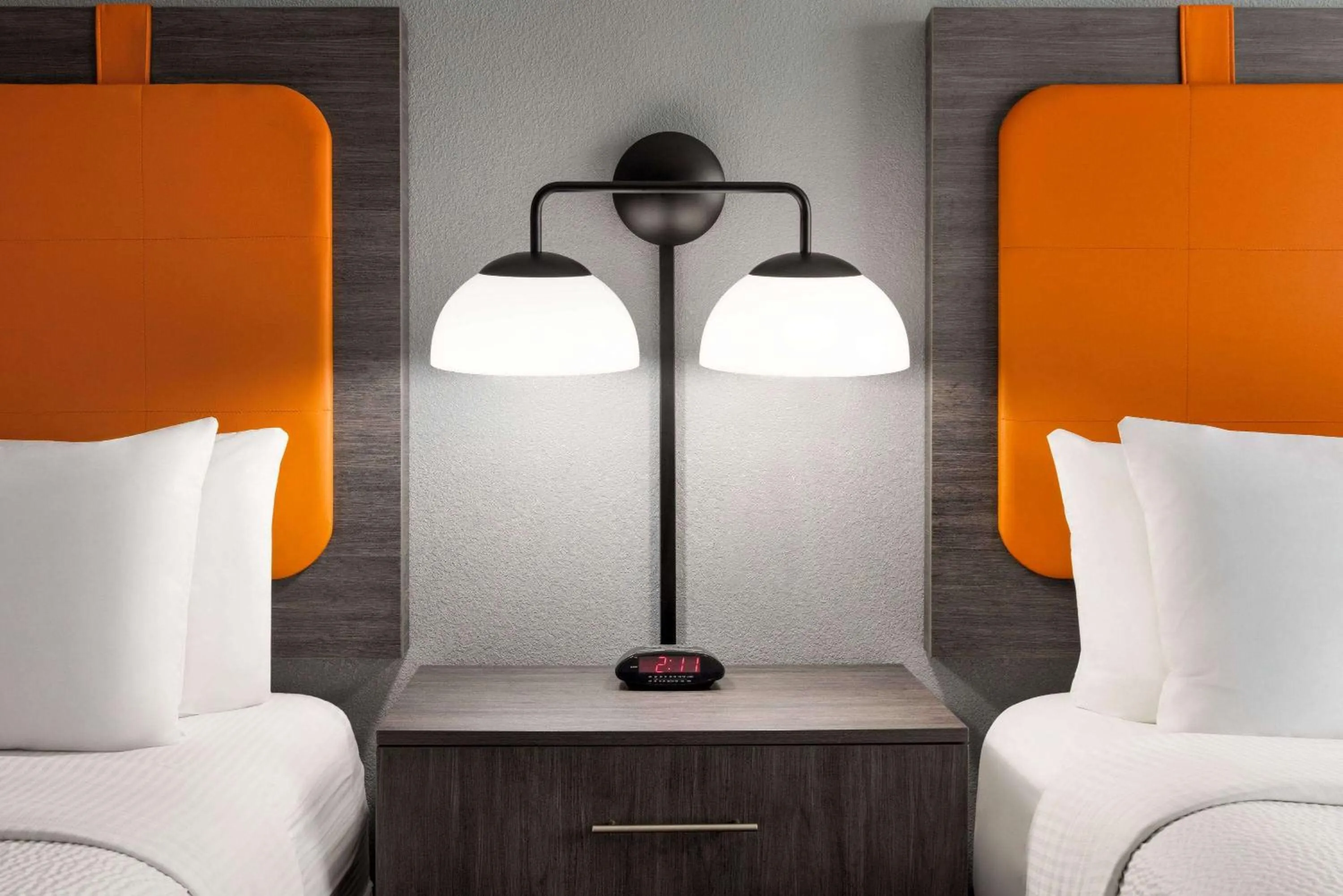 Photo of the whole room, Bed in La Quinta by Wyndham Mt. Laurel - Philadelphia