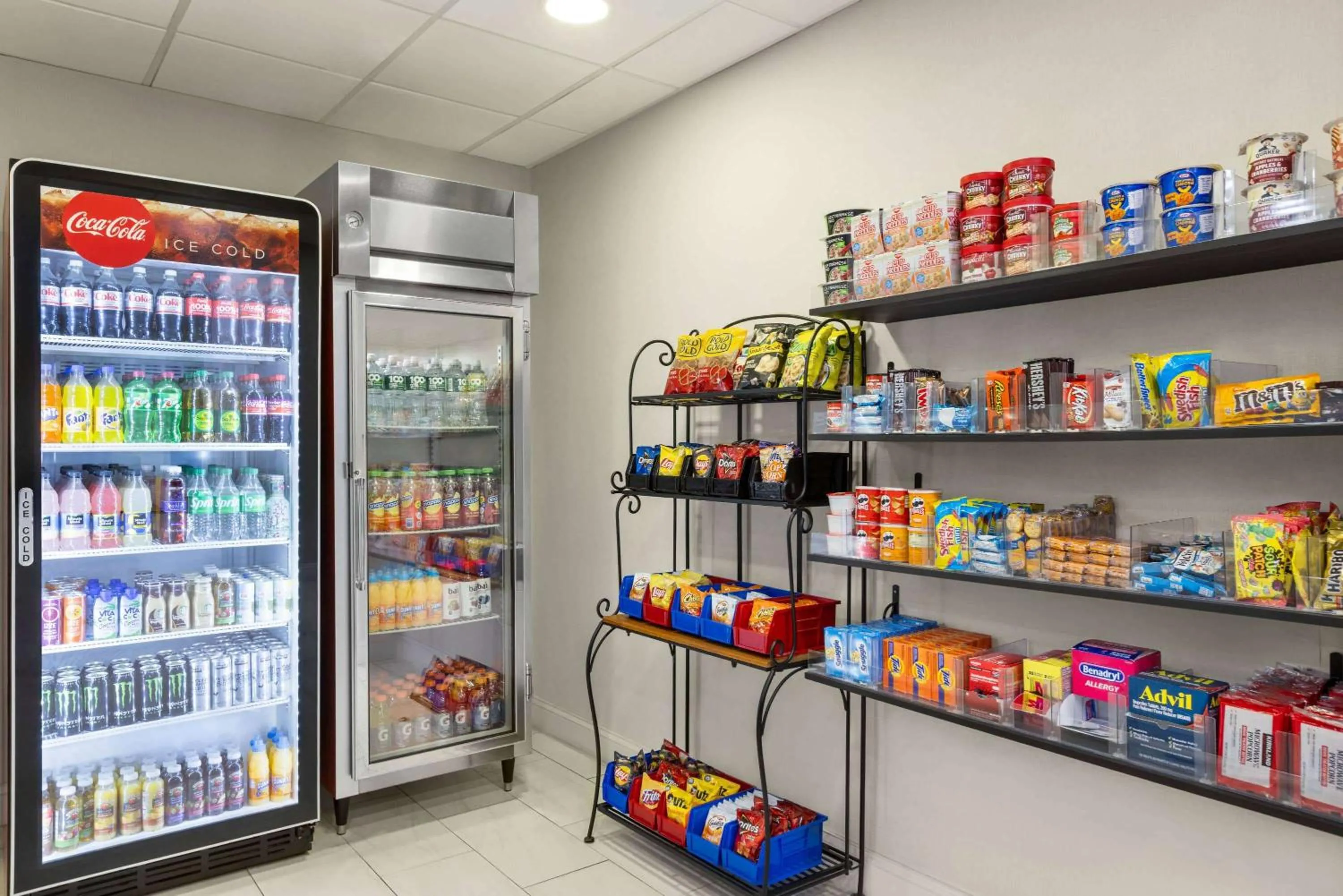 On-site shops in La Quinta by Wyndham Mt. Laurel - Philadelphia