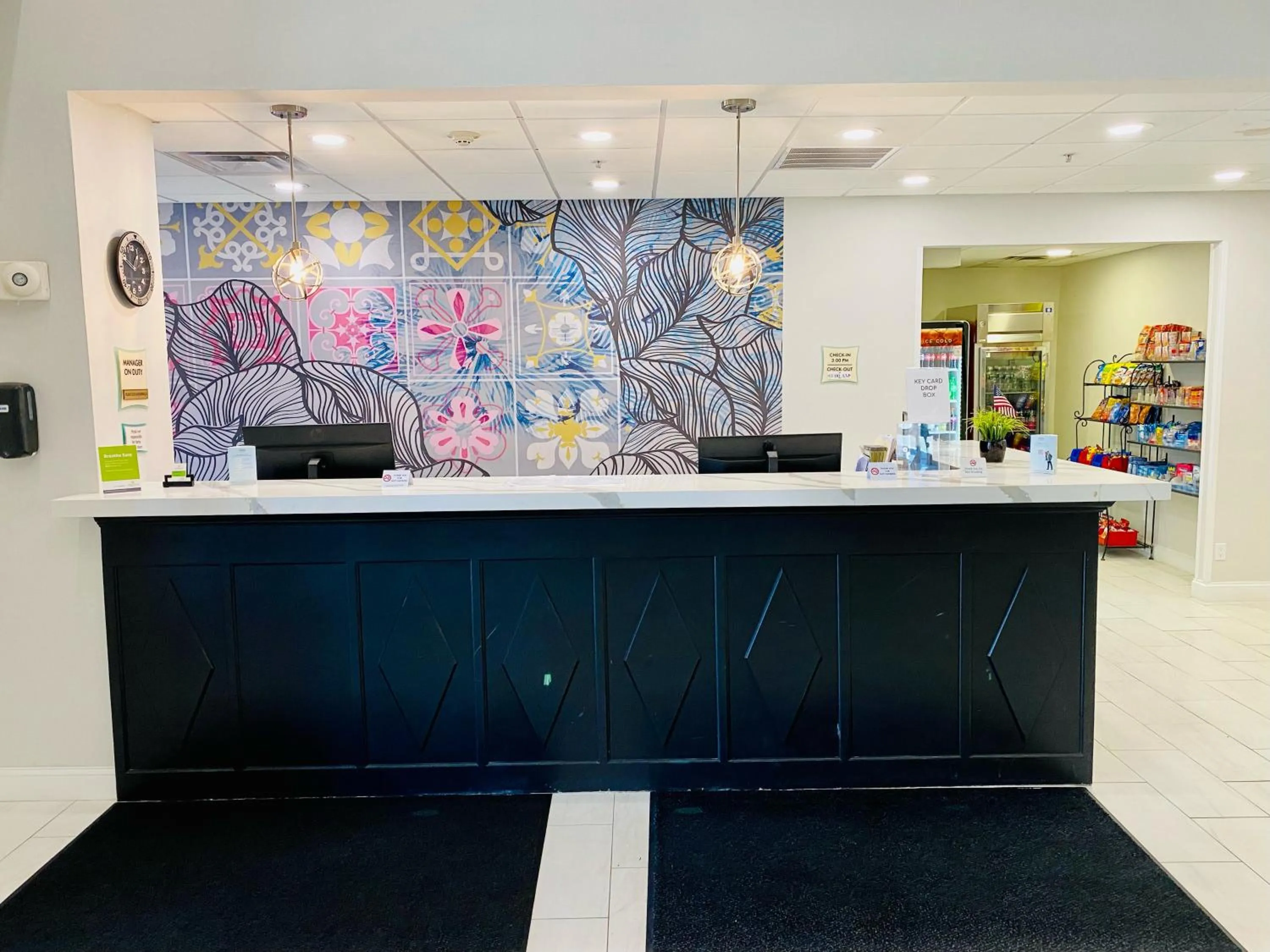 Lobby or reception in La Quinta by Wyndham Mt. Laurel - Philadelphia