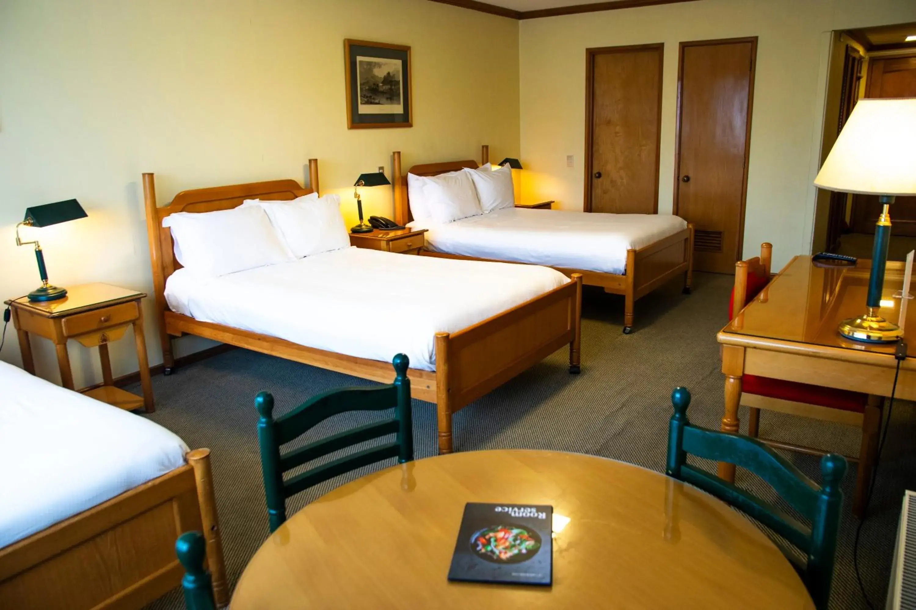 Photo of the whole room, Bed in abba Presidente Suites Puerto Montt Photo of the whole room, Bed in abba Presidente Suites Puerto Montt