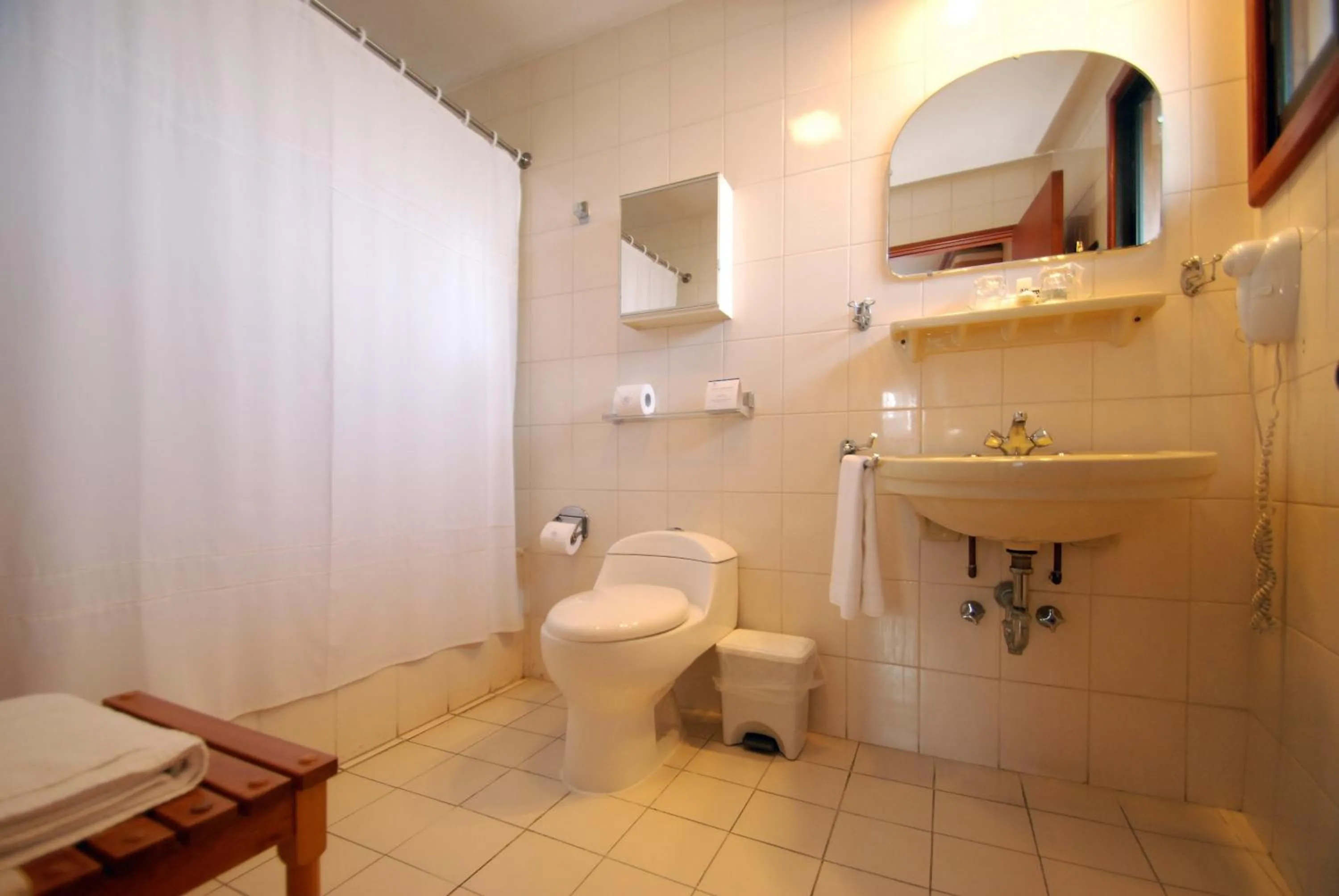 Bathroom in abba Presidente Suites Puerto Montt