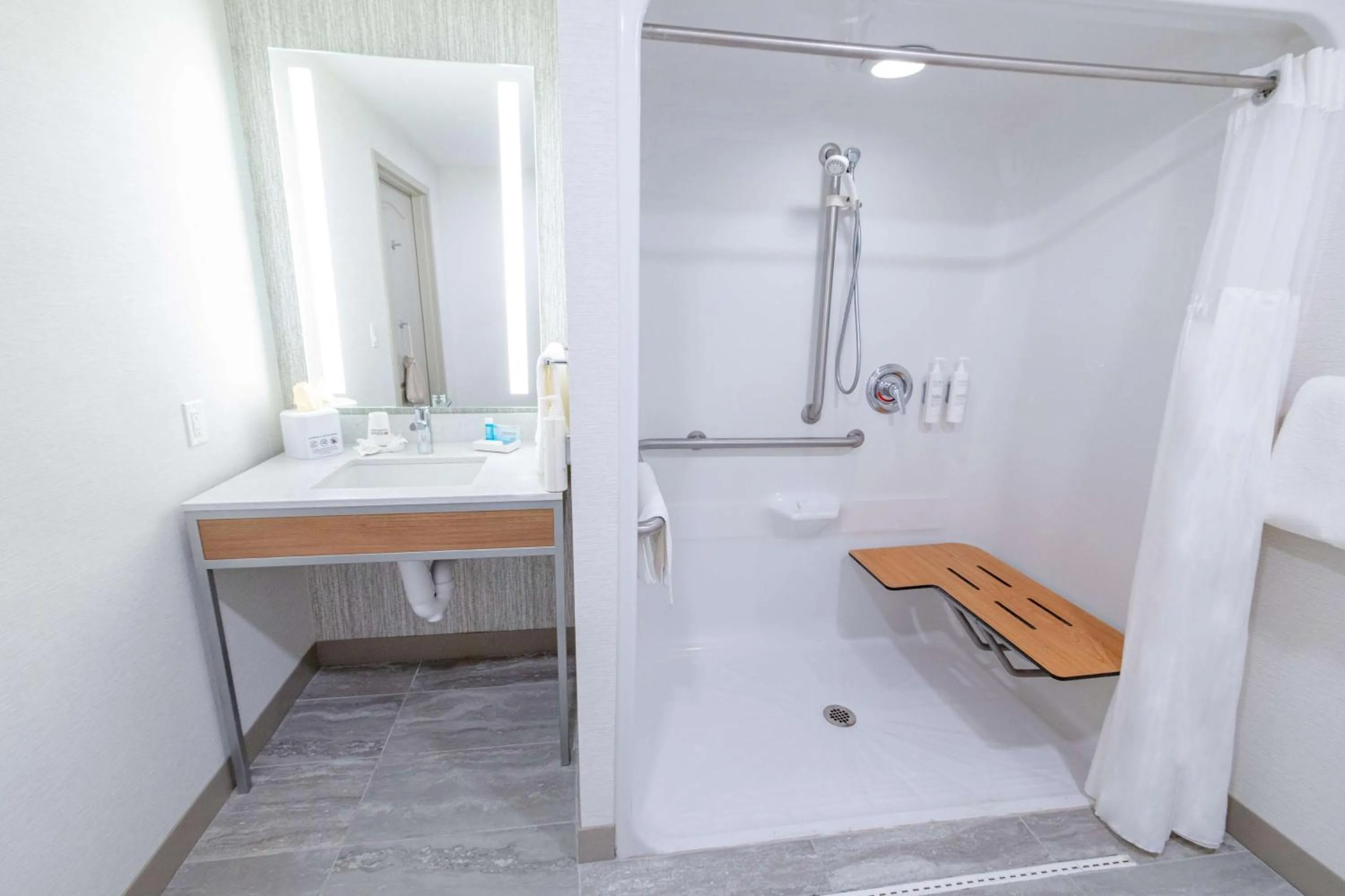 Bathroom in Hilton Garden Inn Lakewood