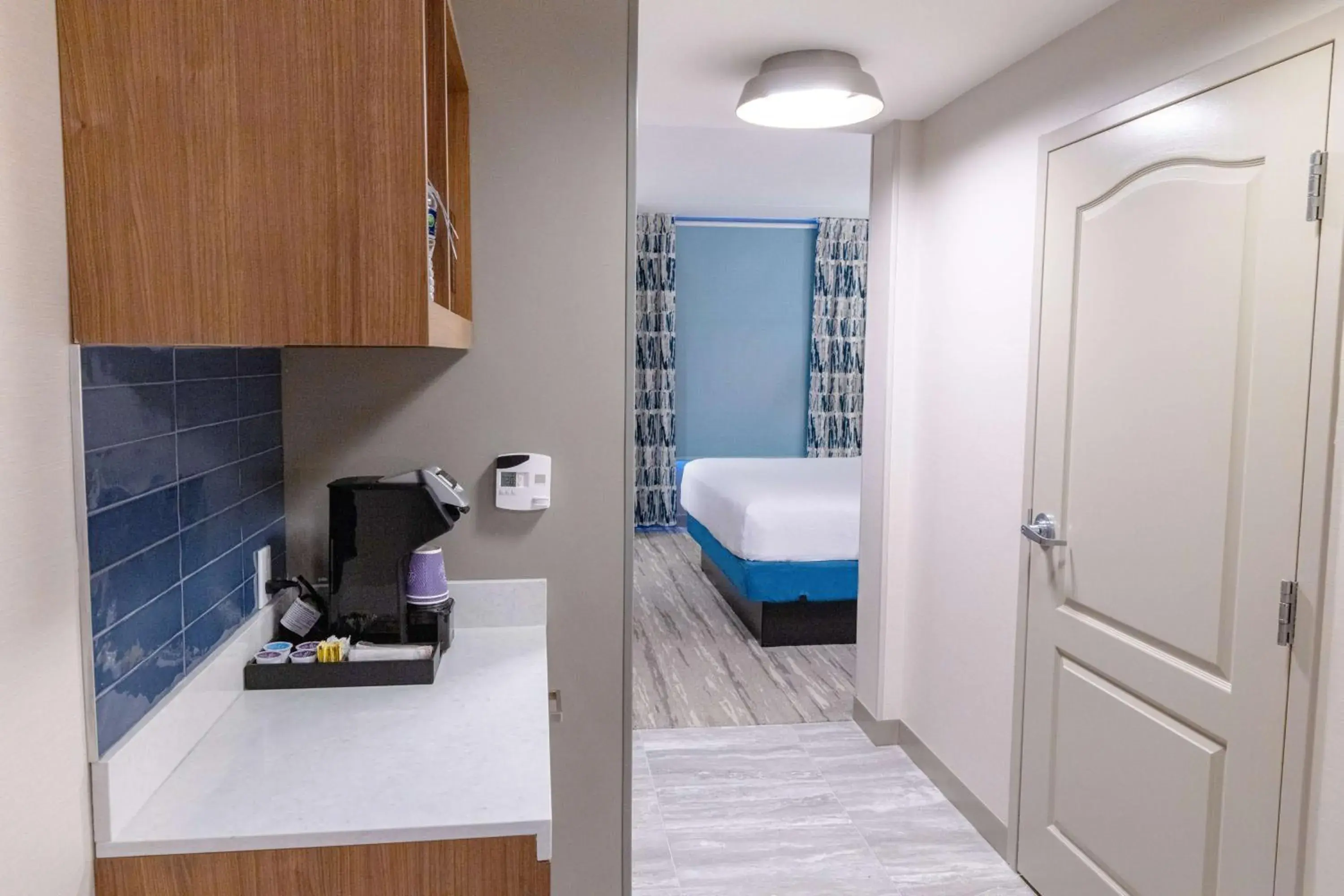 Photo of the whole room, Bed in Hilton Garden Inn Lakewood Photo of the whole room, Bed in Hilton Garden Inn Lakewood