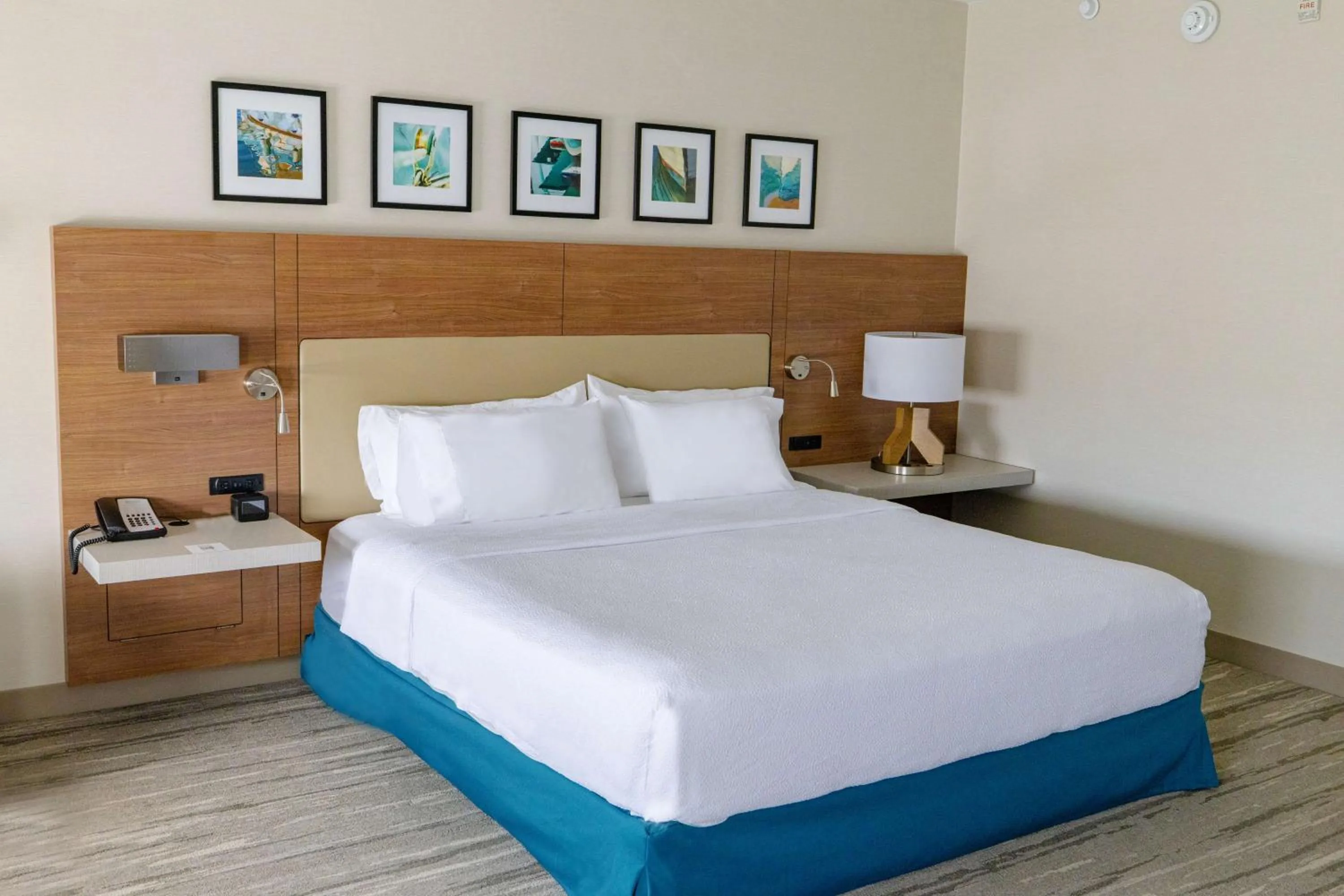 Bed in Hilton Garden Inn Lakewood