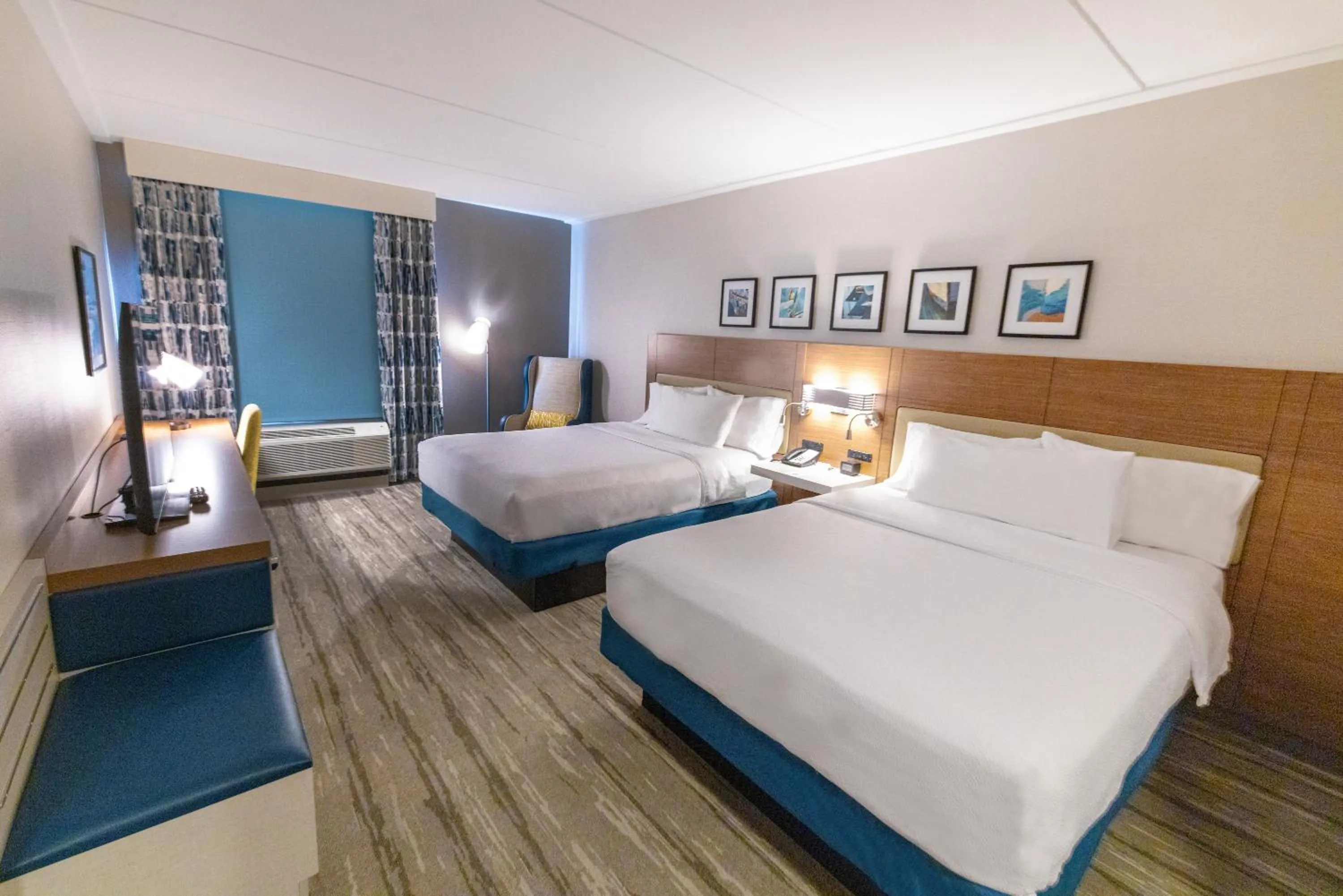 Bed in Hilton Garden Inn Lakewood