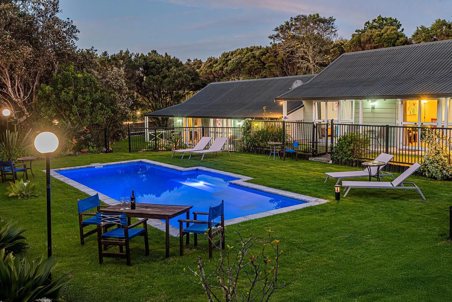 Ash Grove Boutique Motel