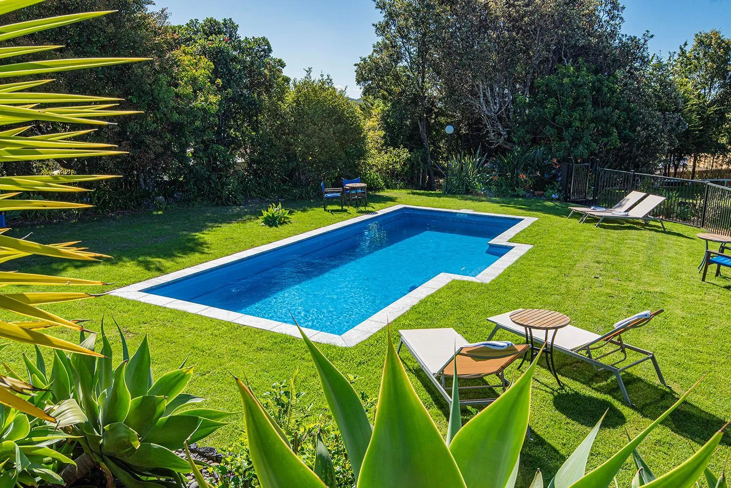 Swimming pool in Ash Grove Boutique Motel