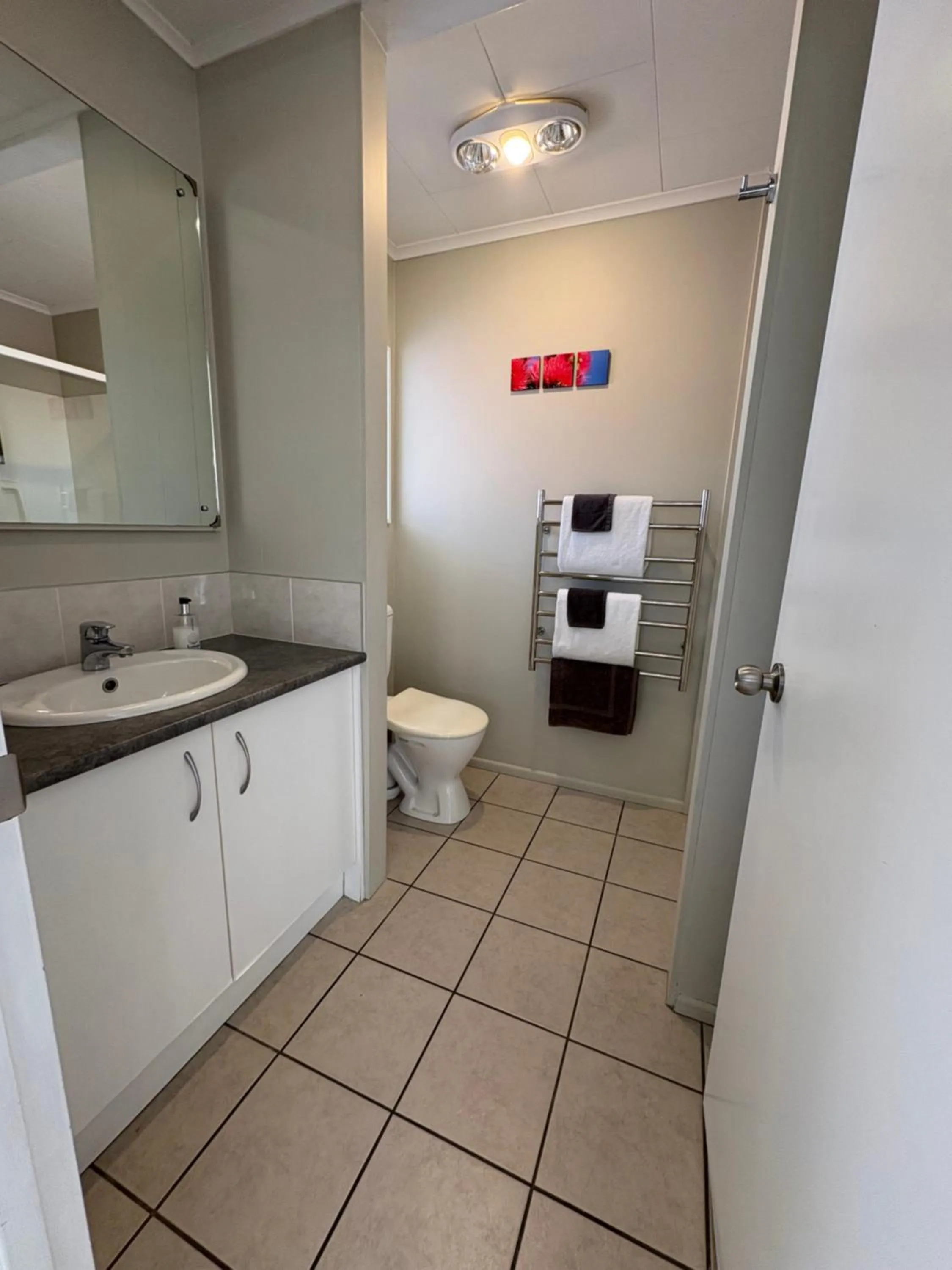 Ash Grove Boutique Motel