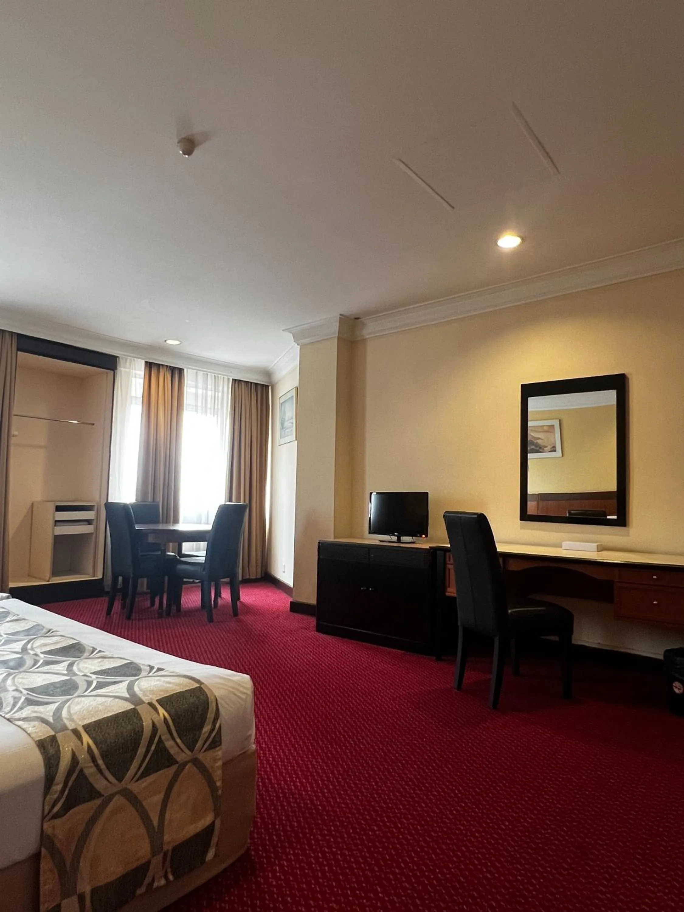 TV and multimedia in Grand Pacific Hotel PWTC