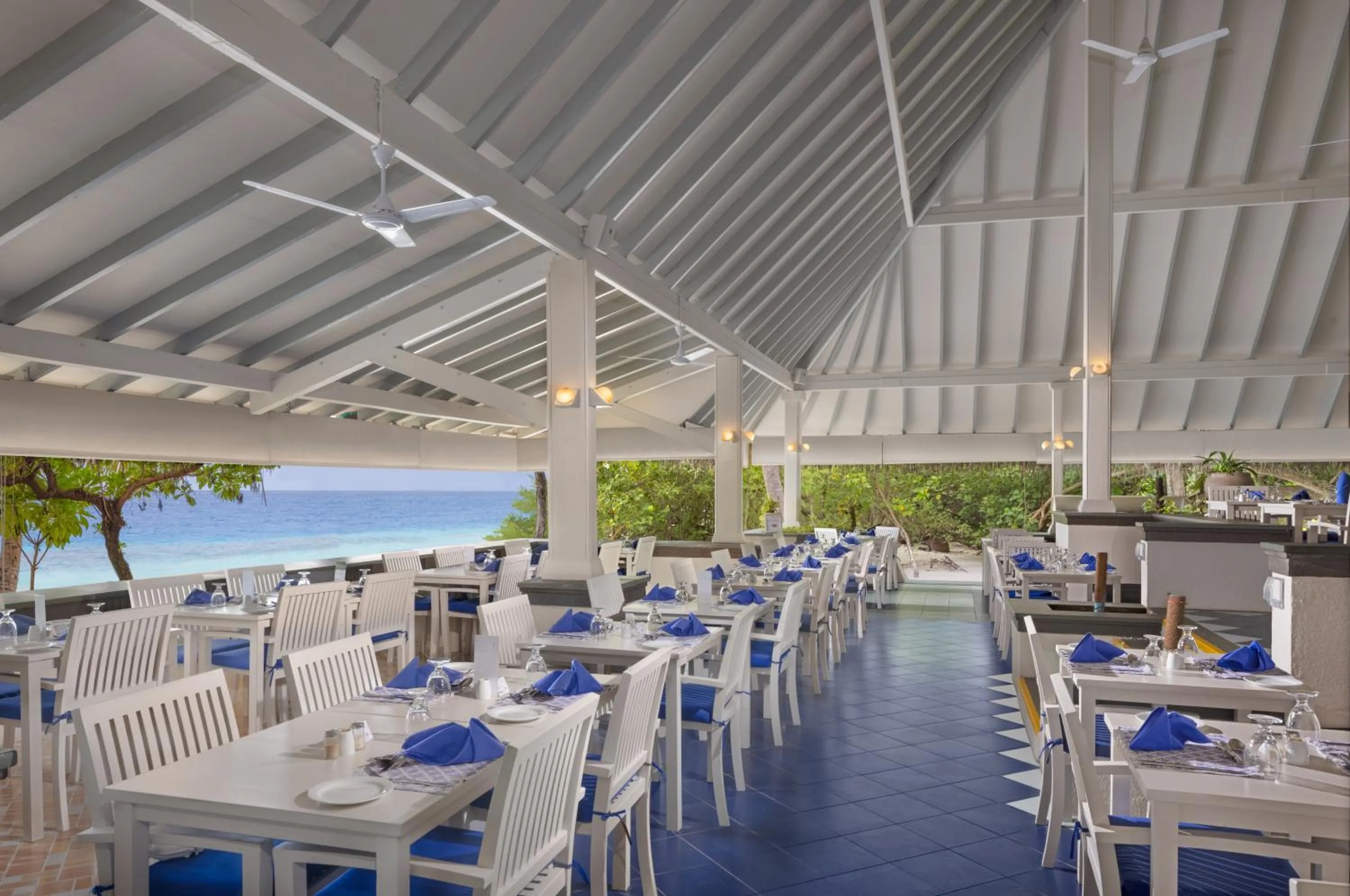 Restaurant/places to eat in Adaaran Club Rannalhi - All Inclusive - 45 Minutes away from Male by Speedboat