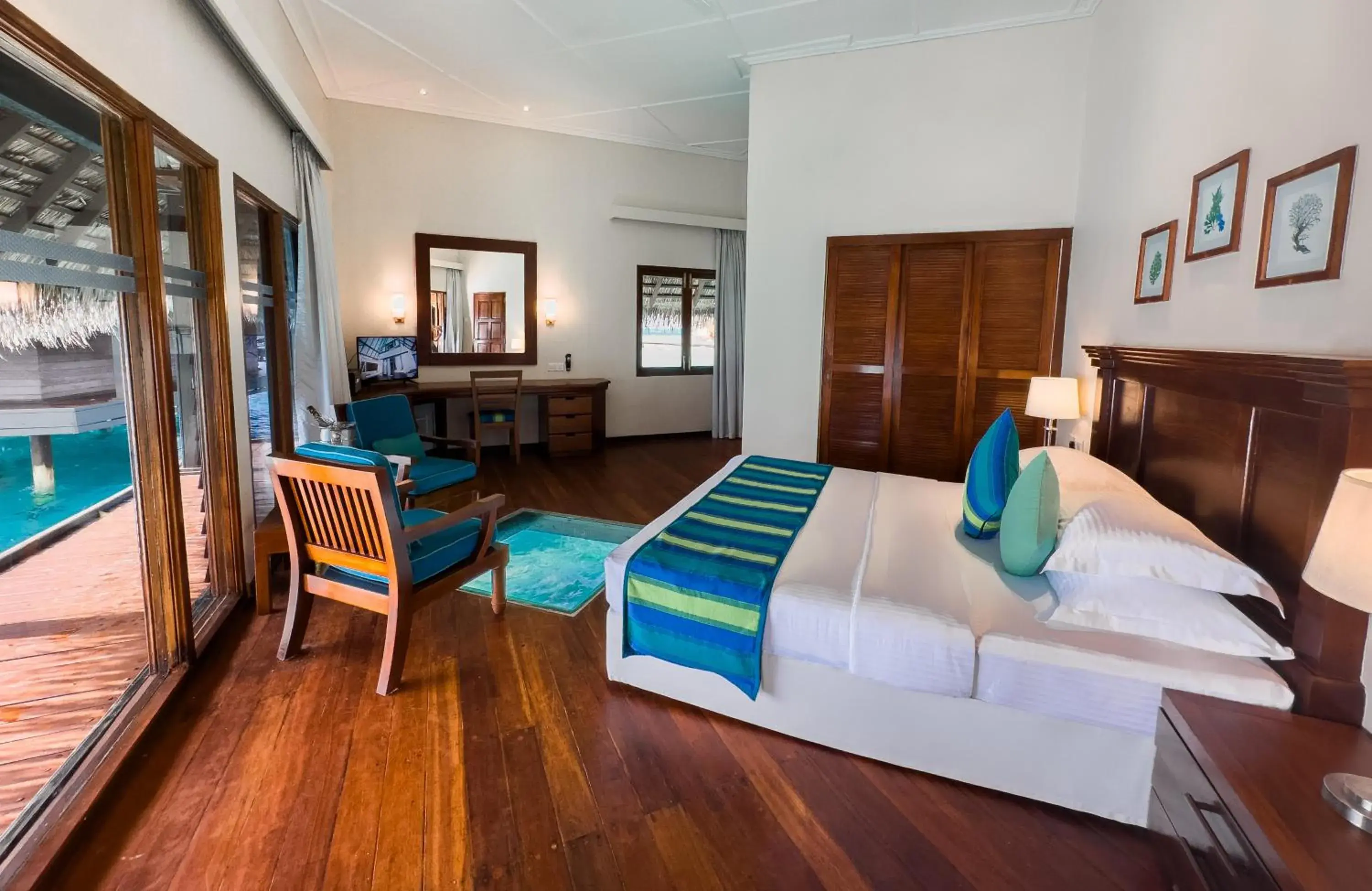 Bed in Adaaran Club Rannalhi - All Inclusive - 45 Minutes away from Male by Speedboat Bed in Adaaran Club Rannalhi - All Inclusive - 45 Minutes away from Male by Speedboat