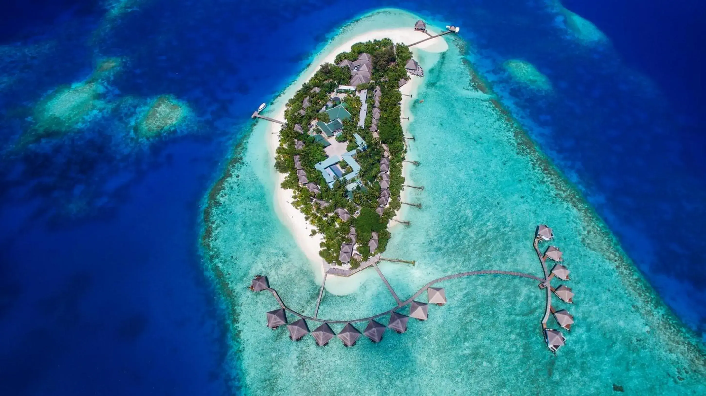 Bird's eye view in Adaaran Club Rannalhi - All Inclusive - 45 Minutes away from Male by Speedboat Bird's eye view in Adaaran Club Rannalhi - All Inclusive - 45 Minutes away from Male by Speedboat