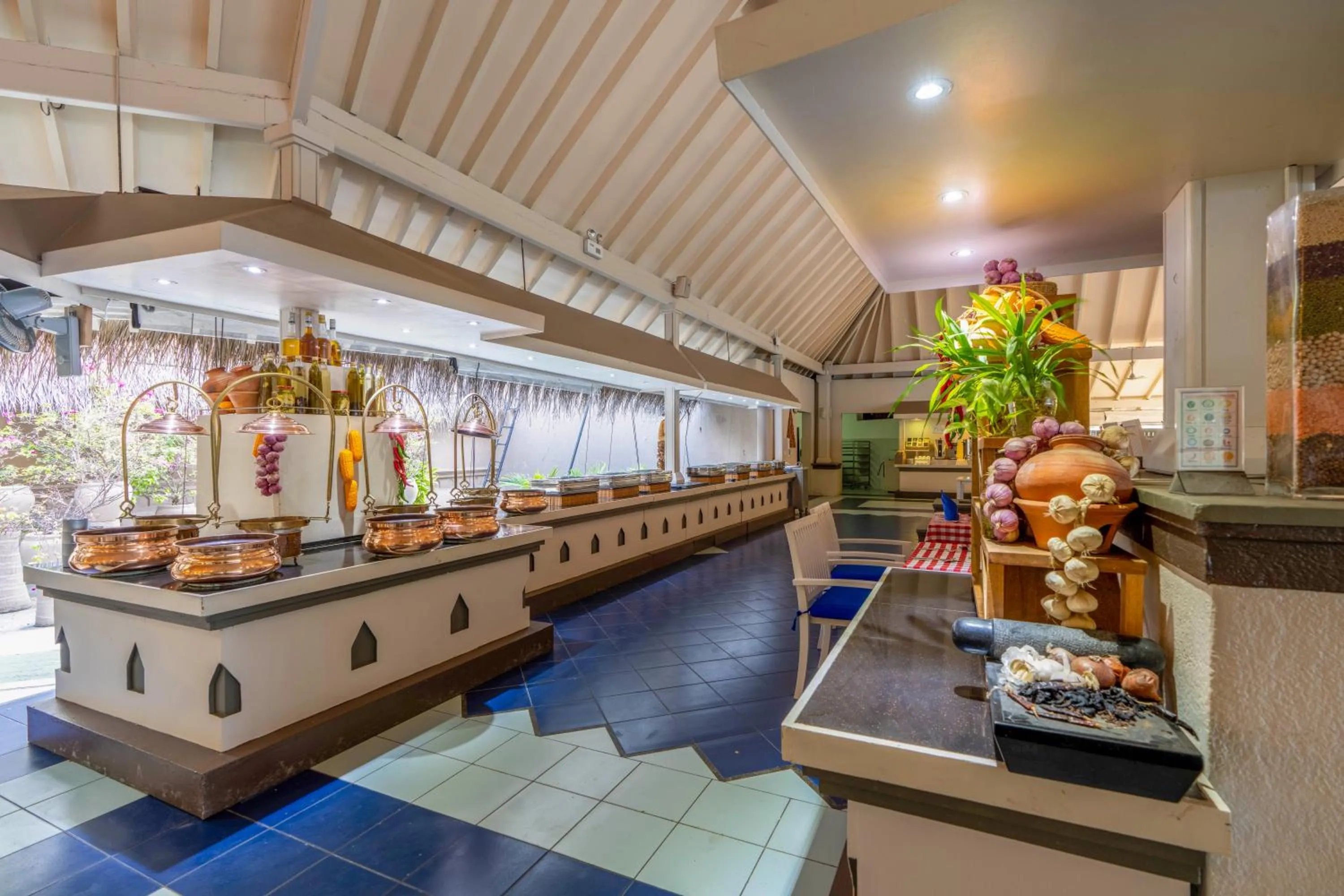 Restaurant/places to eat in Adaaran Club Rannalhi - All Inclusive - 45 Minutes away from Male by Speedboat