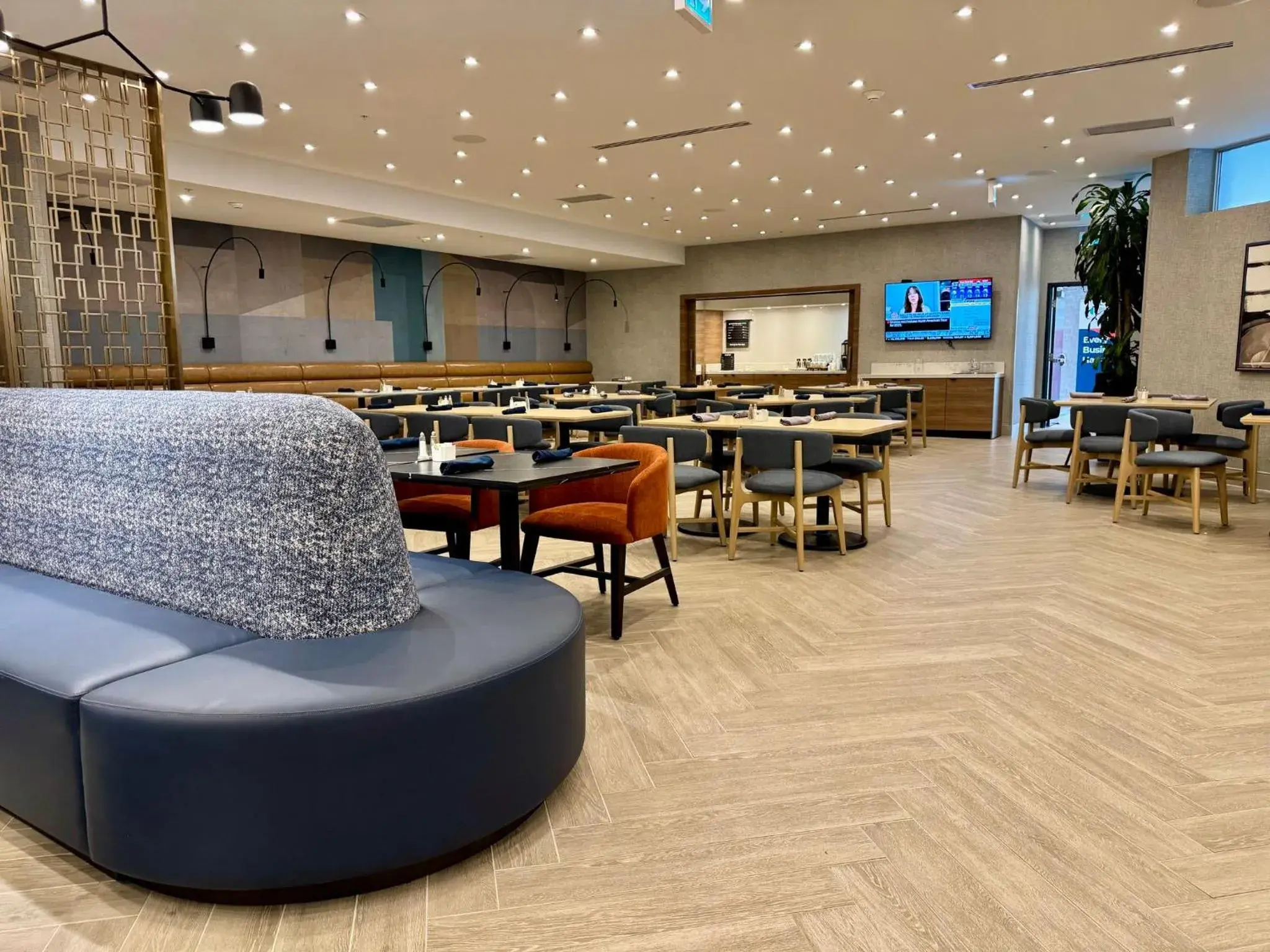 Restaurant/places to eat in Holiday Inn Burlington Conference Centre by IHG Restaurant/places to eat in Holiday Inn Burlington Conference Centre by IHG