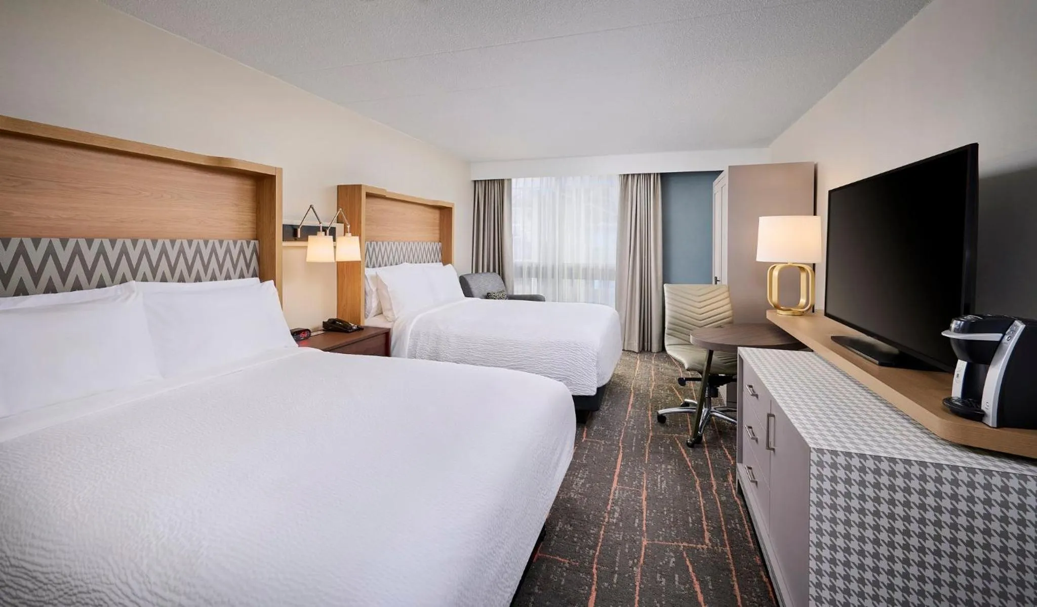 Photo of the whole room, Bed in Holiday Inn Burlington Conference Centre by IHG