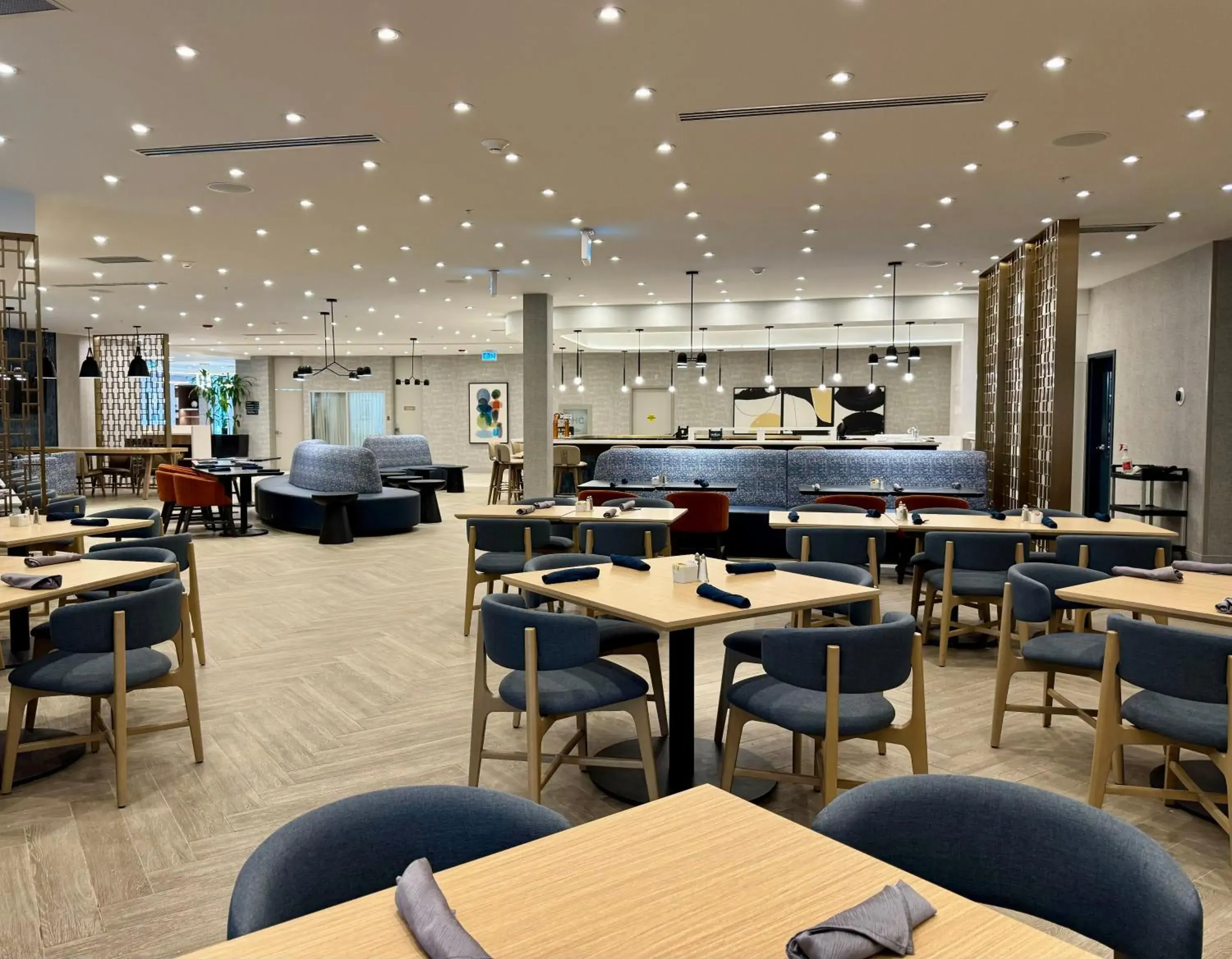 Restaurant/places to eat in Holiday Inn Burlington Conference Centre by IHG Restaurant/places to eat in Holiday Inn Burlington Conference Centre by IHG