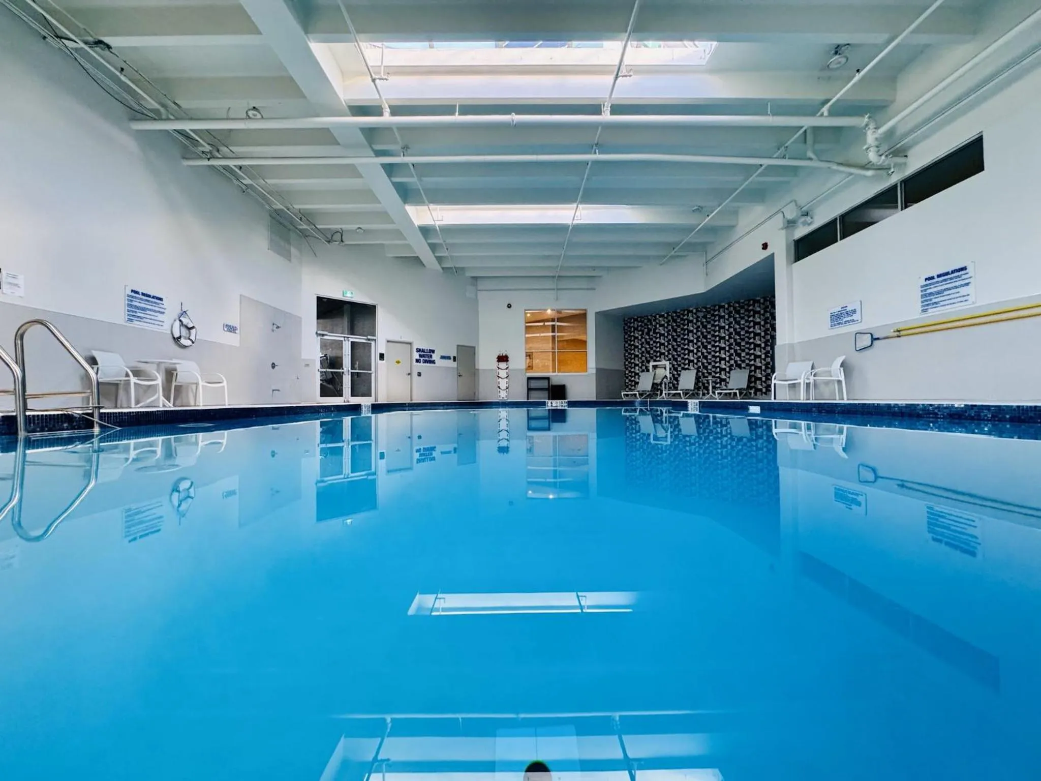 Swimming pool in Holiday Inn Burlington Conference Centre by IHG