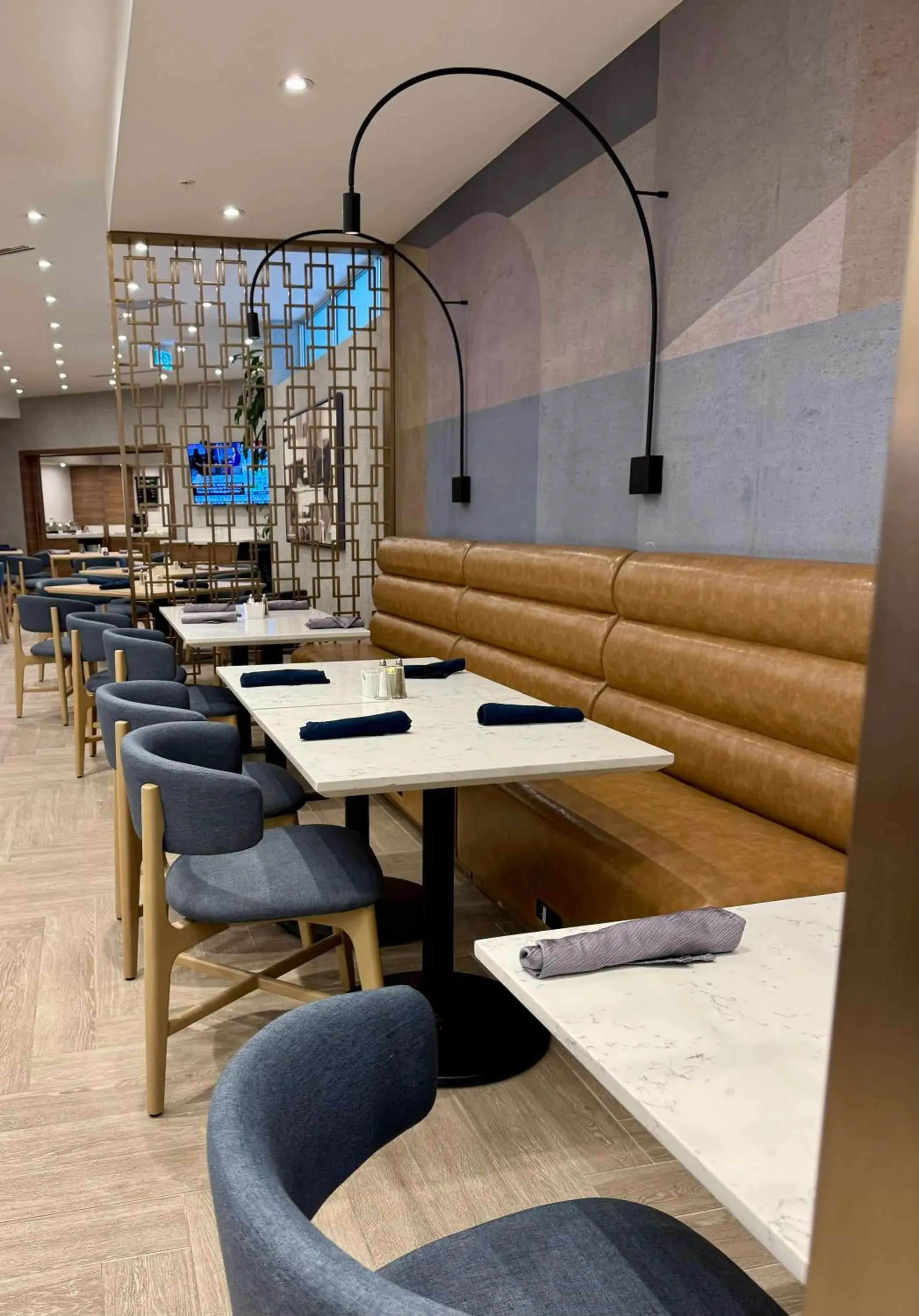 Restaurant/places to eat in Holiday Inn Burlington Conference Centre by IHG Restaurant/places to eat in Holiday Inn Burlington Conference Centre by IHG