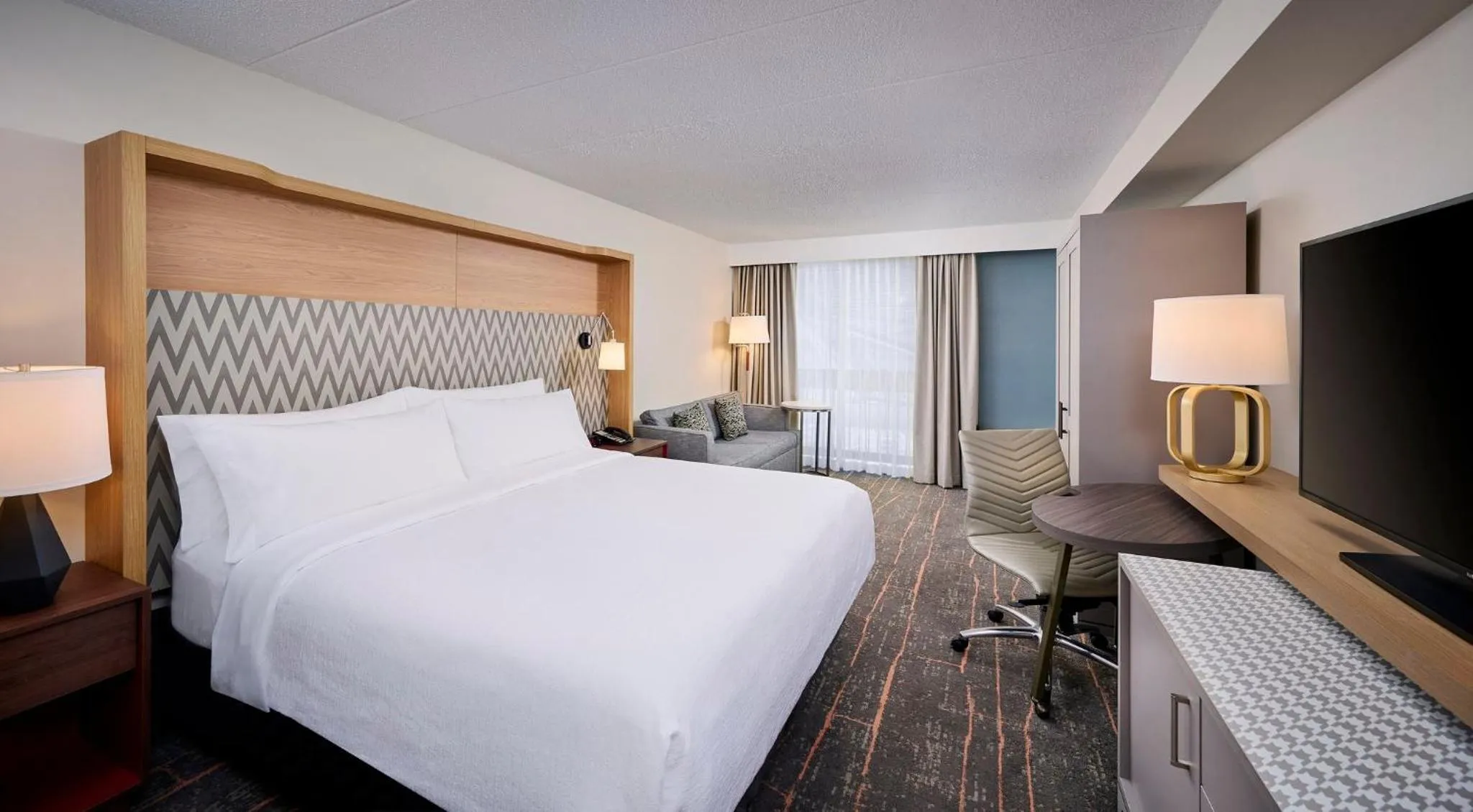 Photo of the whole room, Bed in Holiday Inn Burlington Conference Centre by IHG