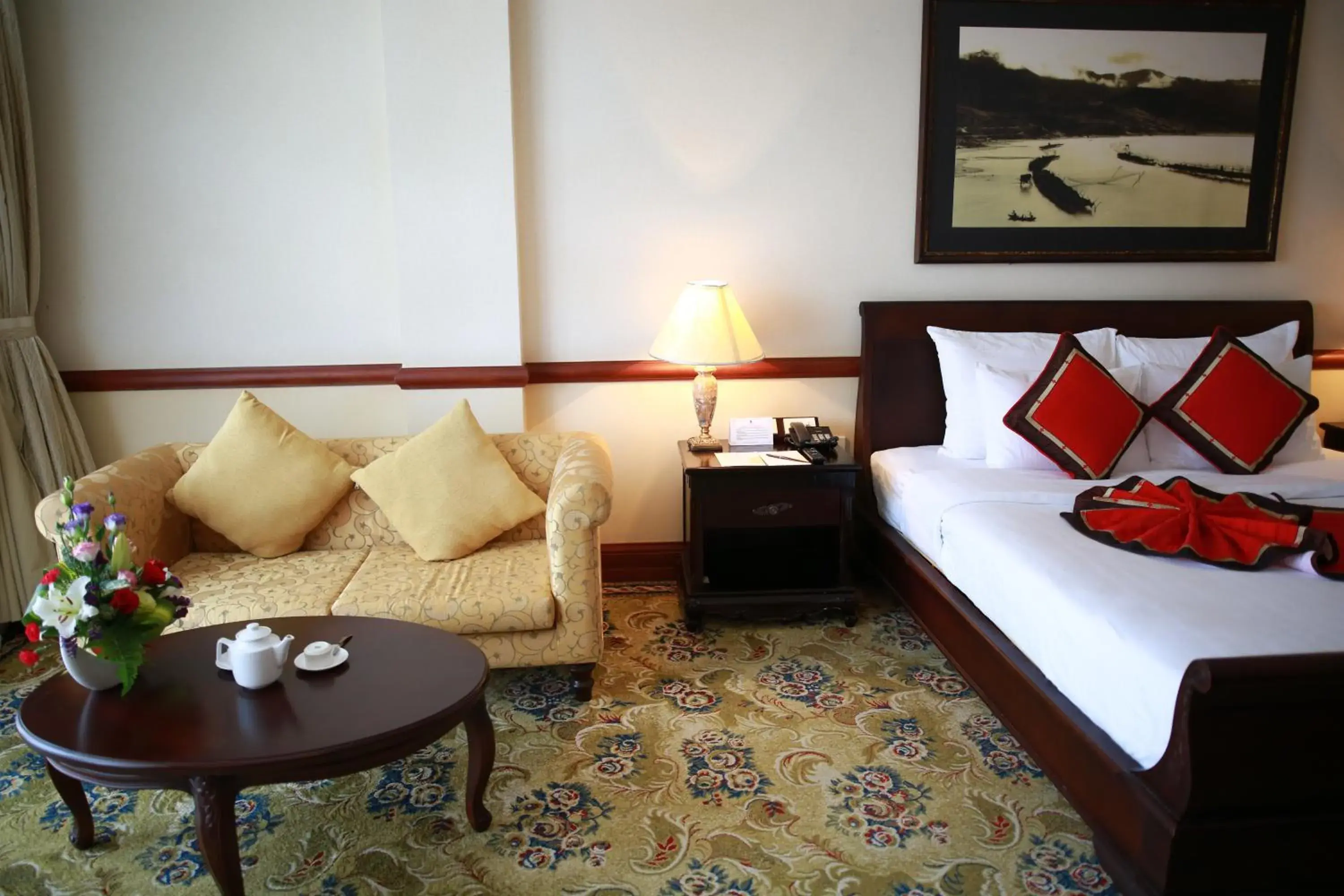 Bedroom, Bed in Sammy Dalat Hotel Bedroom, Bed in Sammy Dalat Hotel