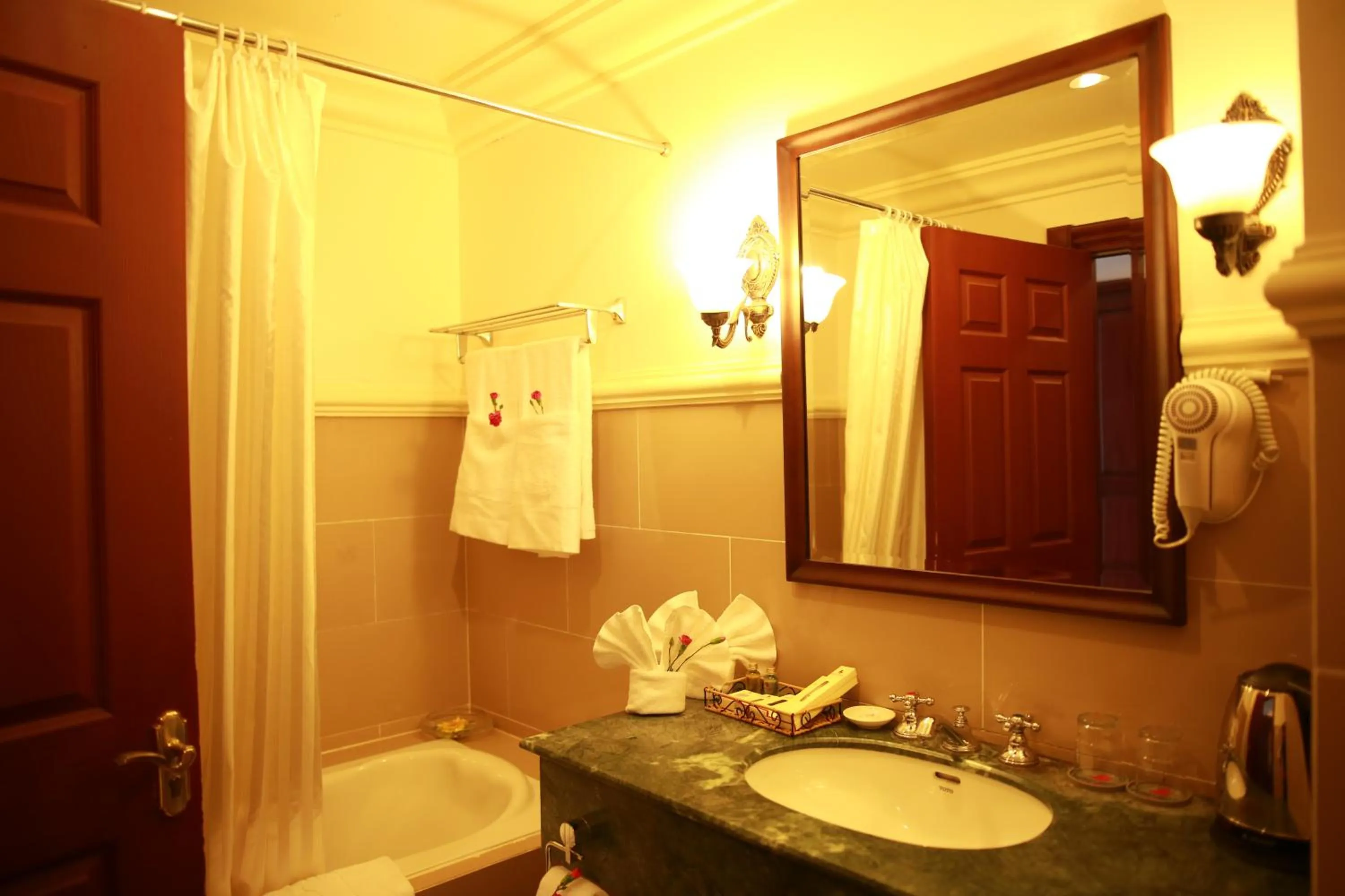 Bathroom in Sammy Dalat Hotel