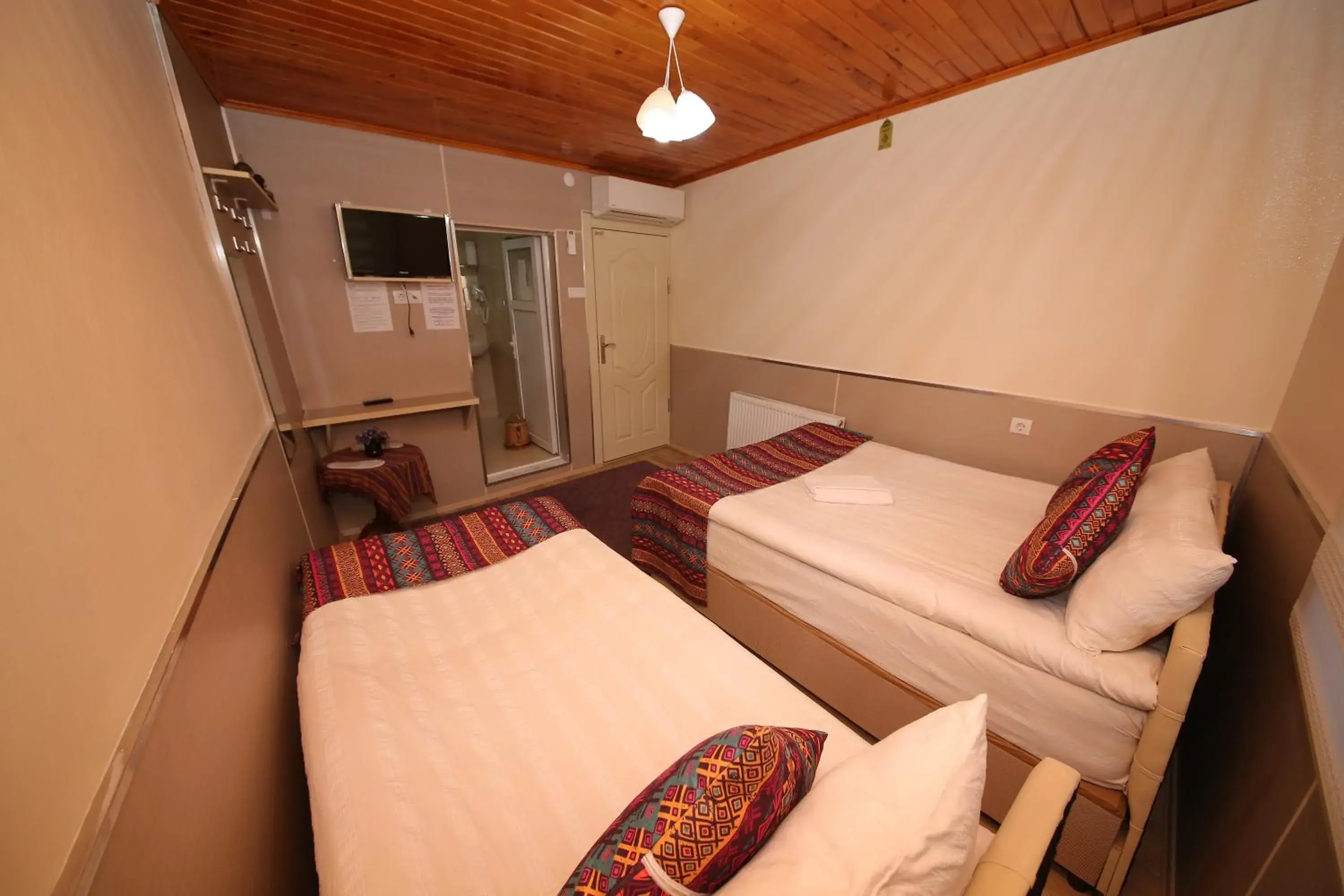 Triple Room in Emiroğlu Konak Otel Triple Room in Emiroğlu Konak Otel