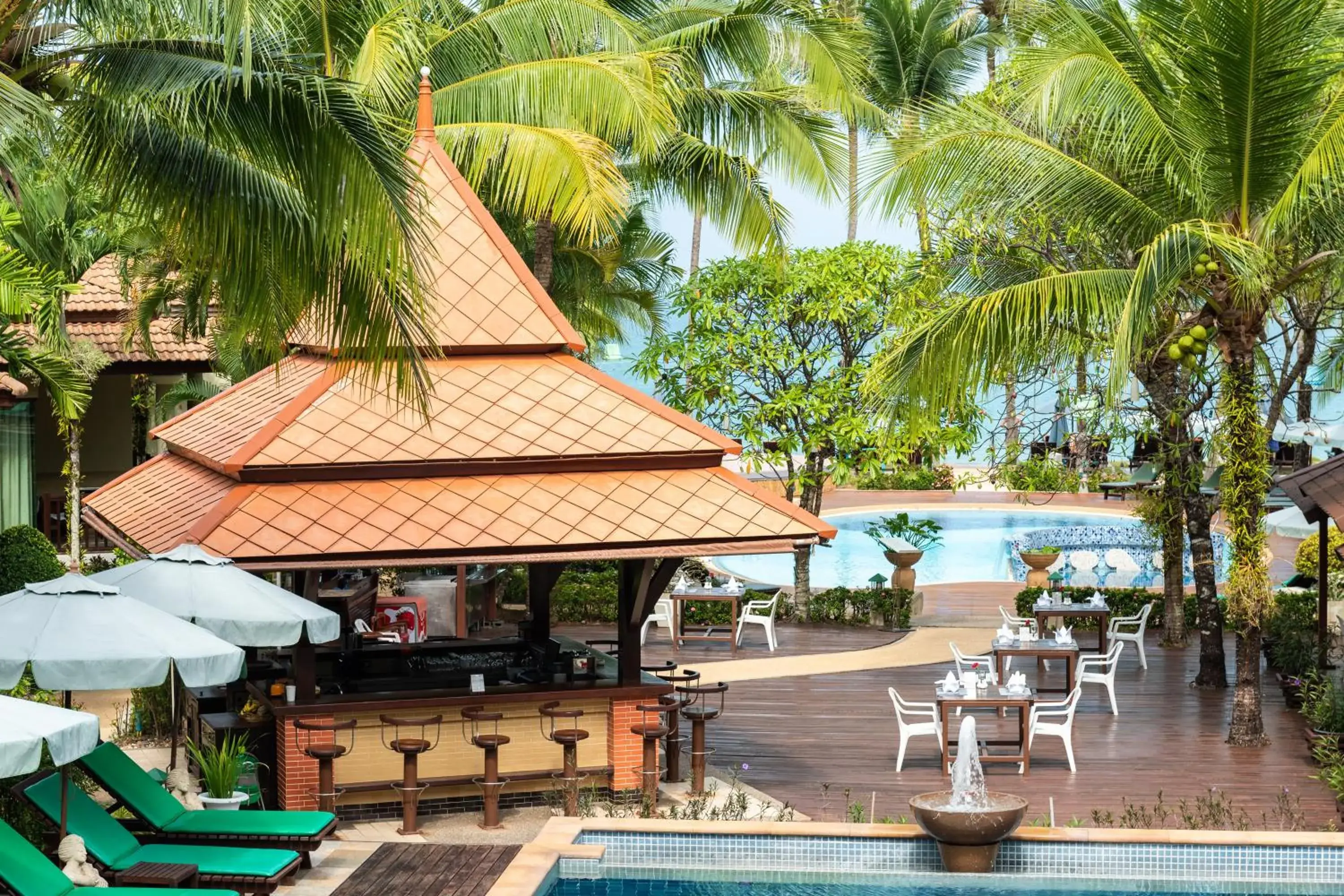 Food and drinks in Khaolak Bayfront Resort Food and drinks in Khaolak Bayfront Resort