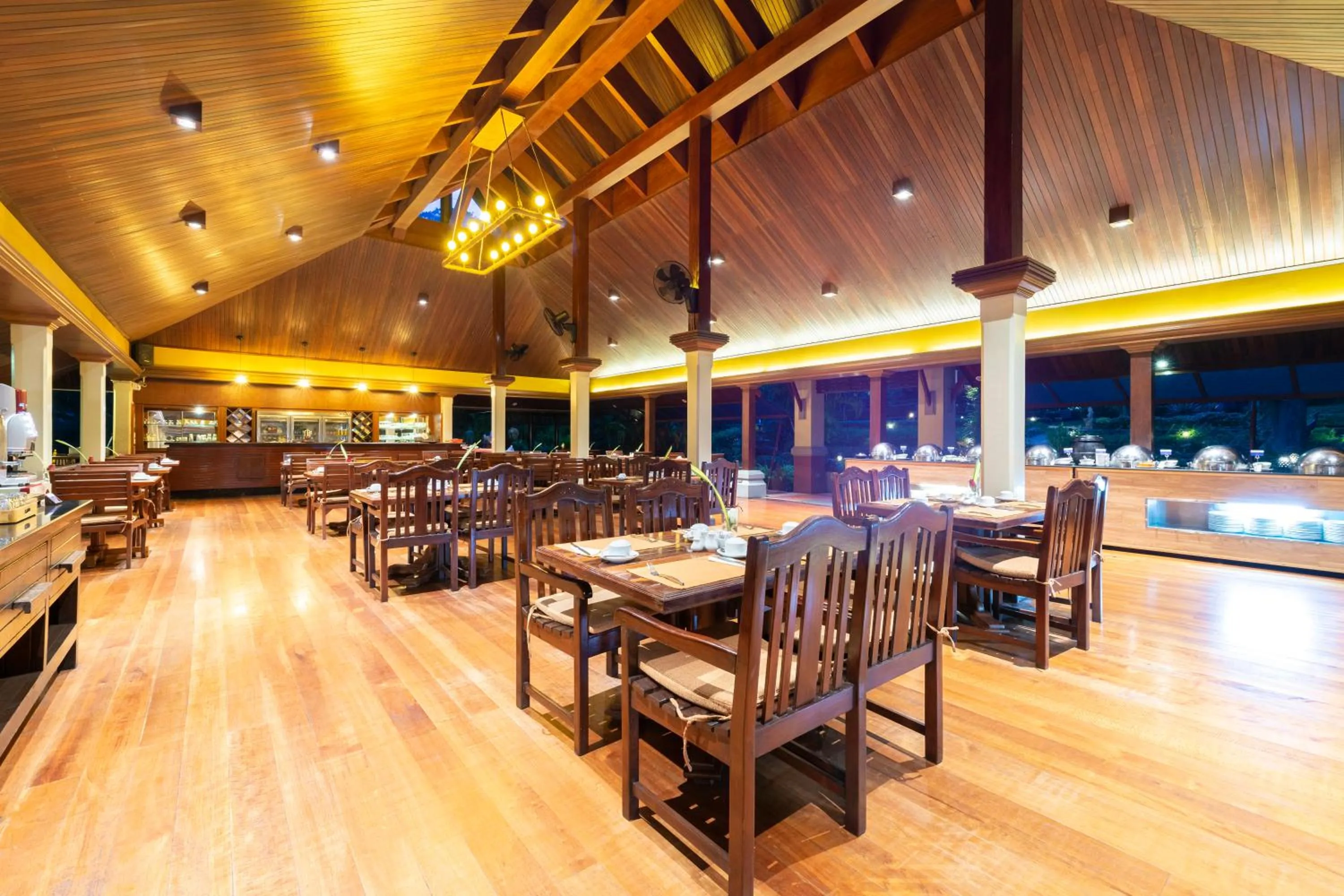 Restaurant/places to eat in Khaolak Bayfront Resort
