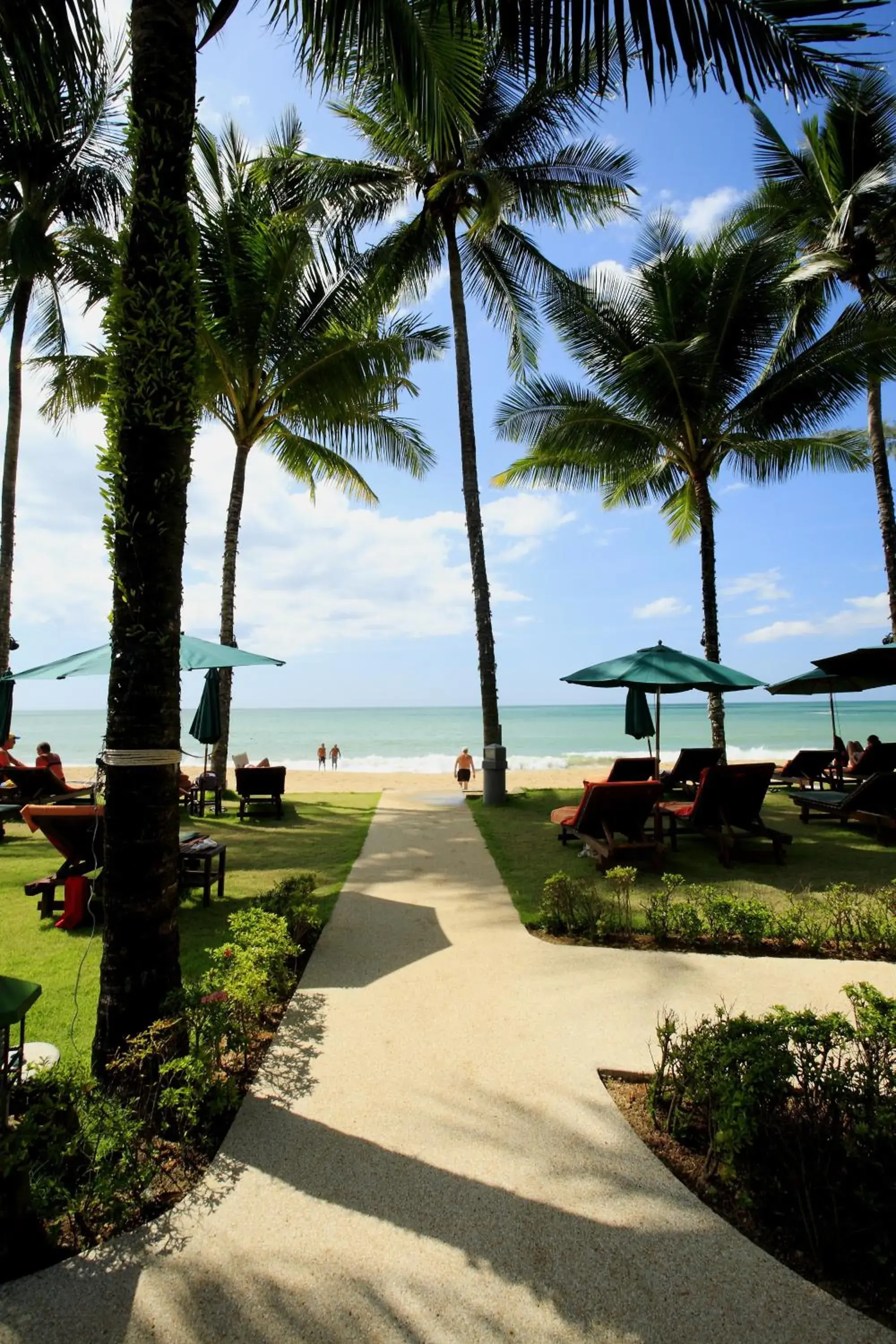 Facade/entrance in Khaolak Bayfront Resort Facade/entrance in Khaolak Bayfront Resort