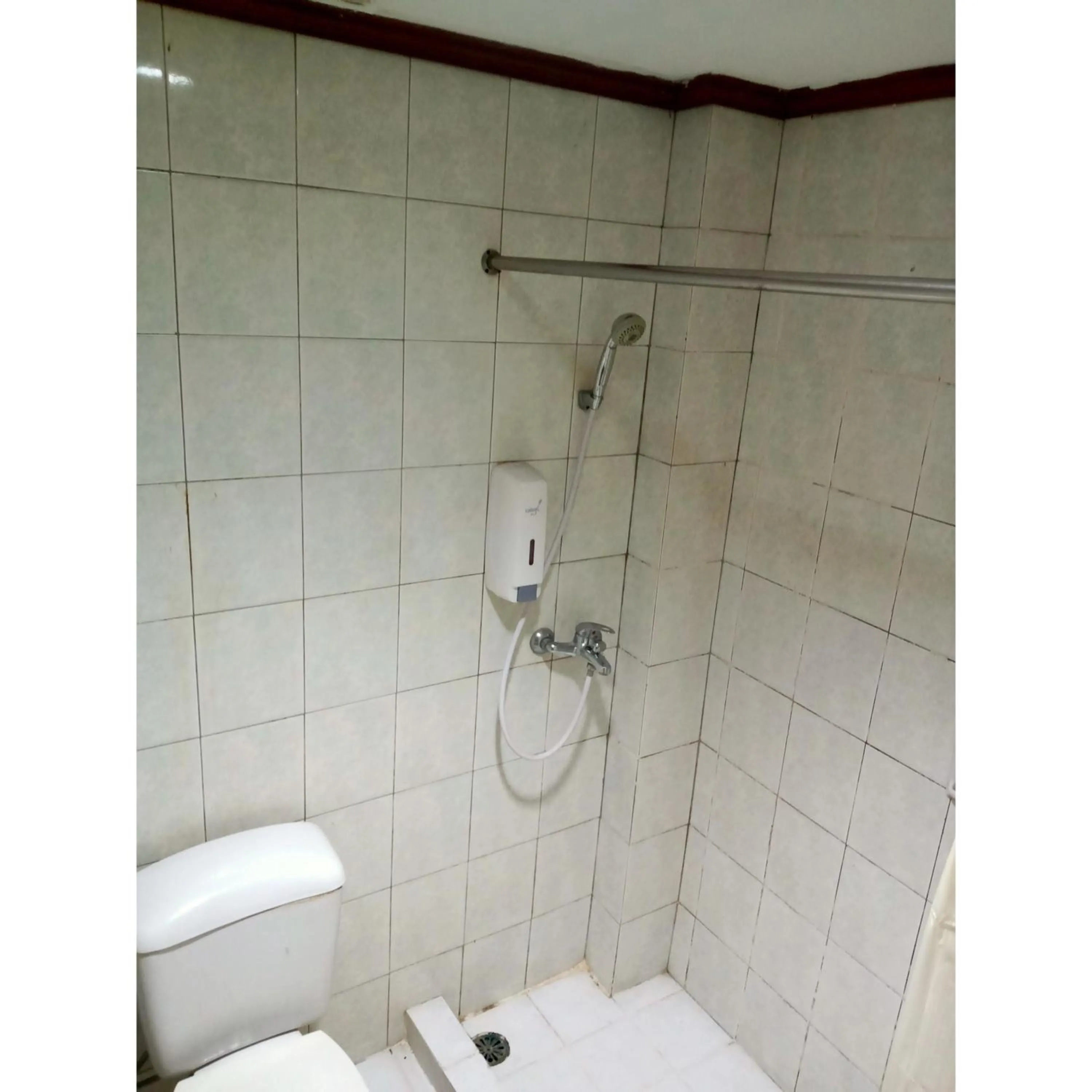 Bathroom in Puri Jaya Hotel