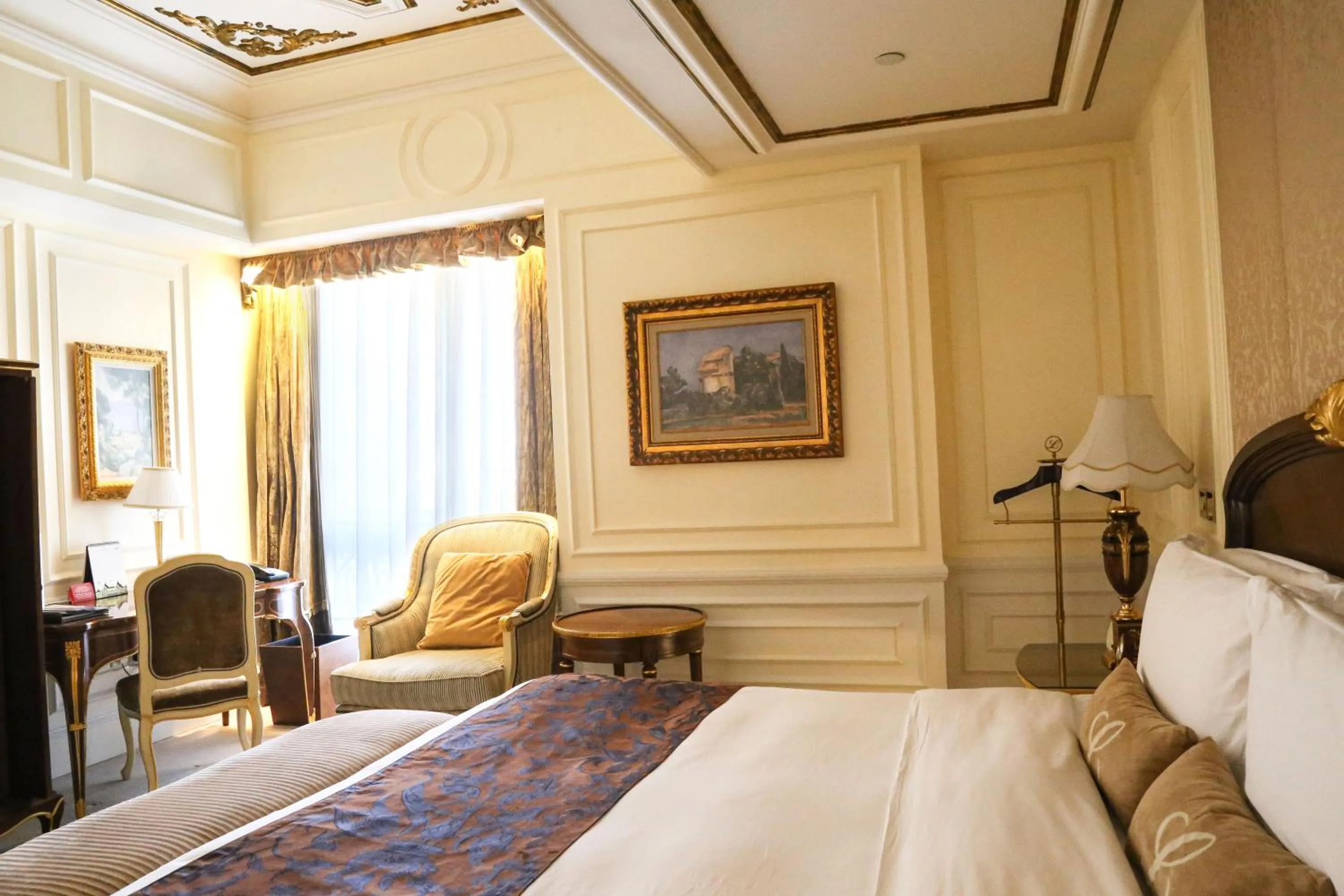 Bed in Legendale Hotel Beijing