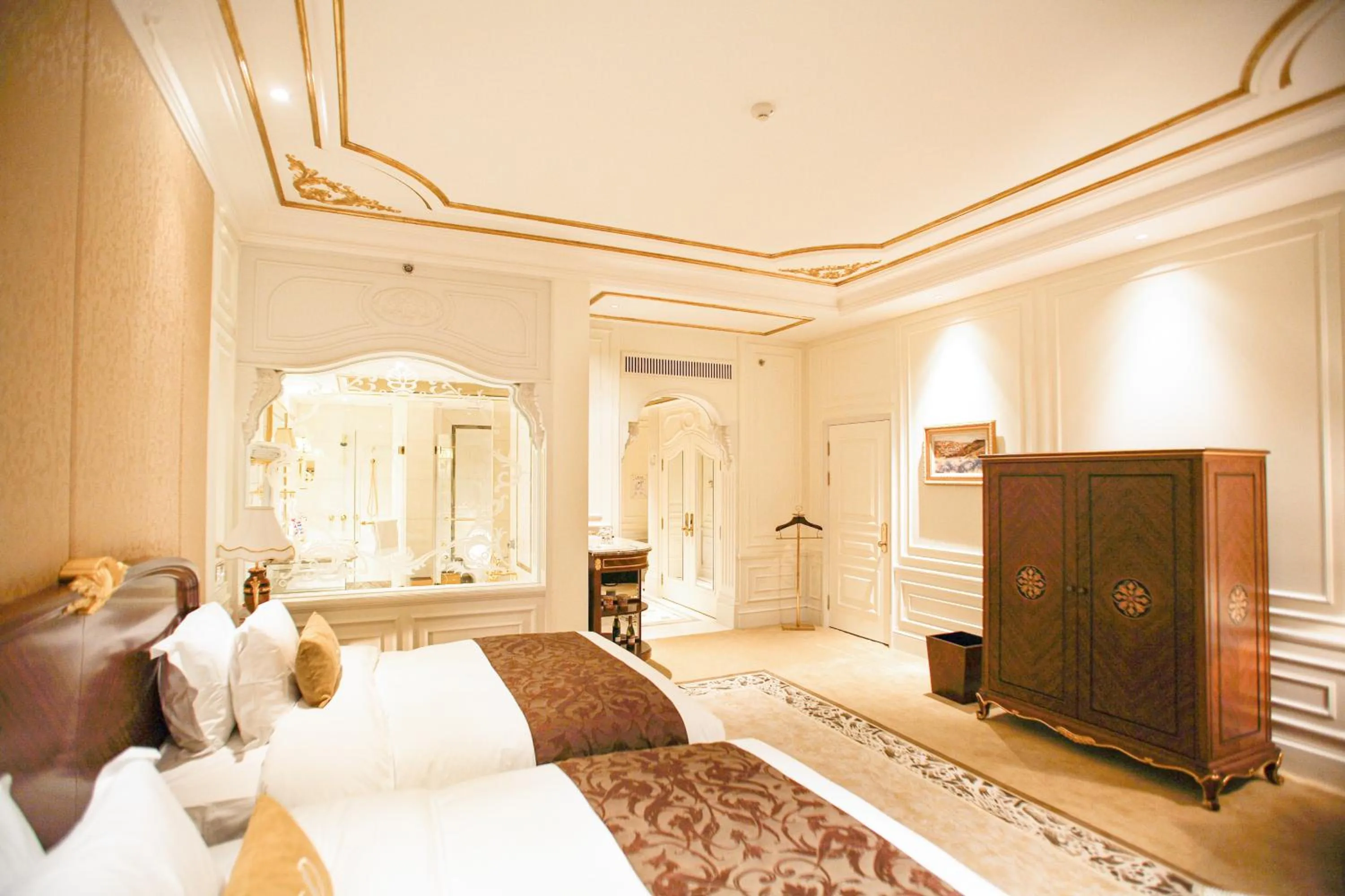 Photo of the whole room, Bed in Legendale Hotel Beijing