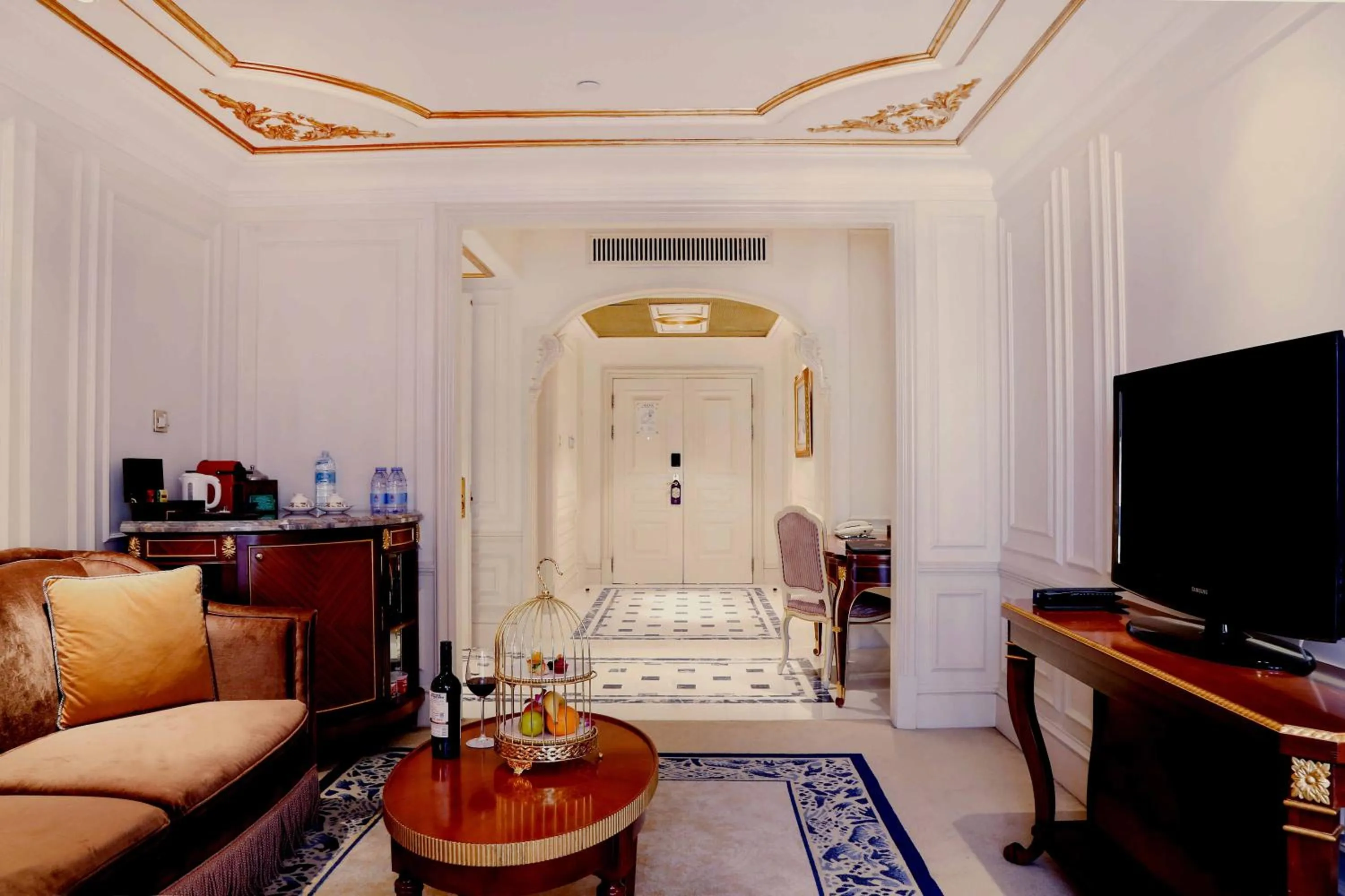 Living room, Bed in Legendale Hotel Beijing