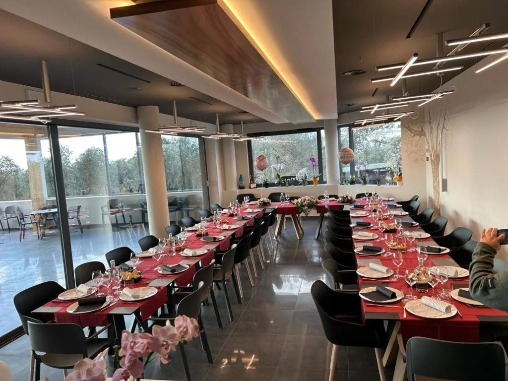 Restaurant/places to eat in Traldi Resort
