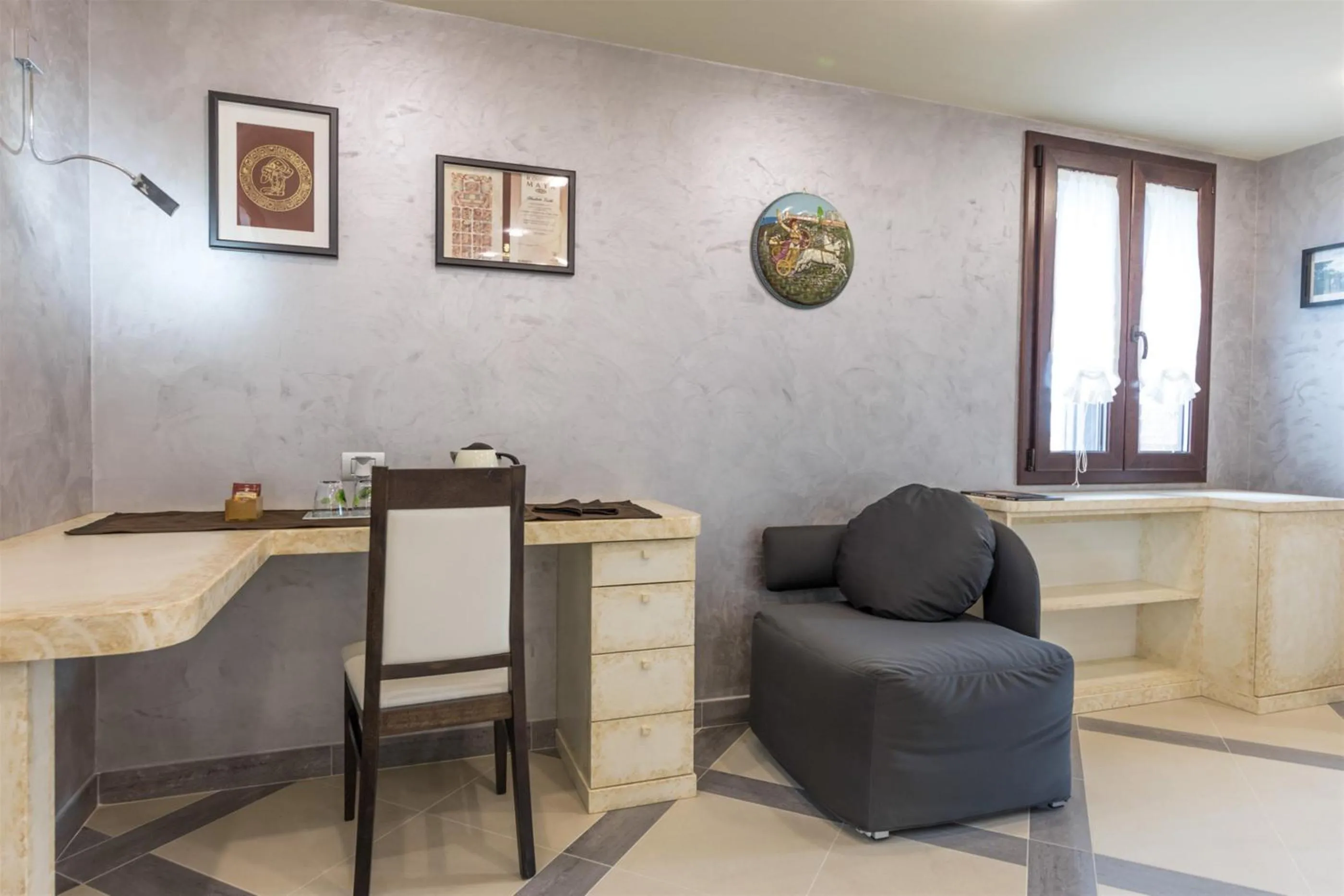 Coffee/tea facilities in Traldi Resort