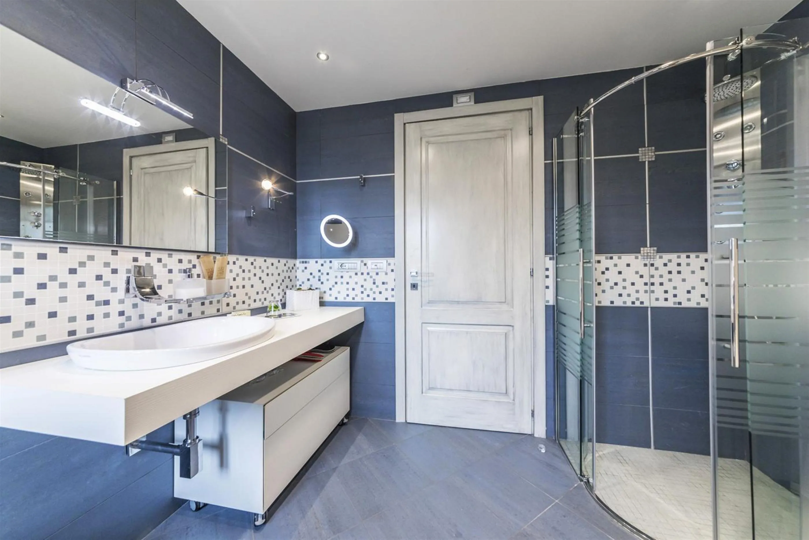 Bathroom in Traldi Resort