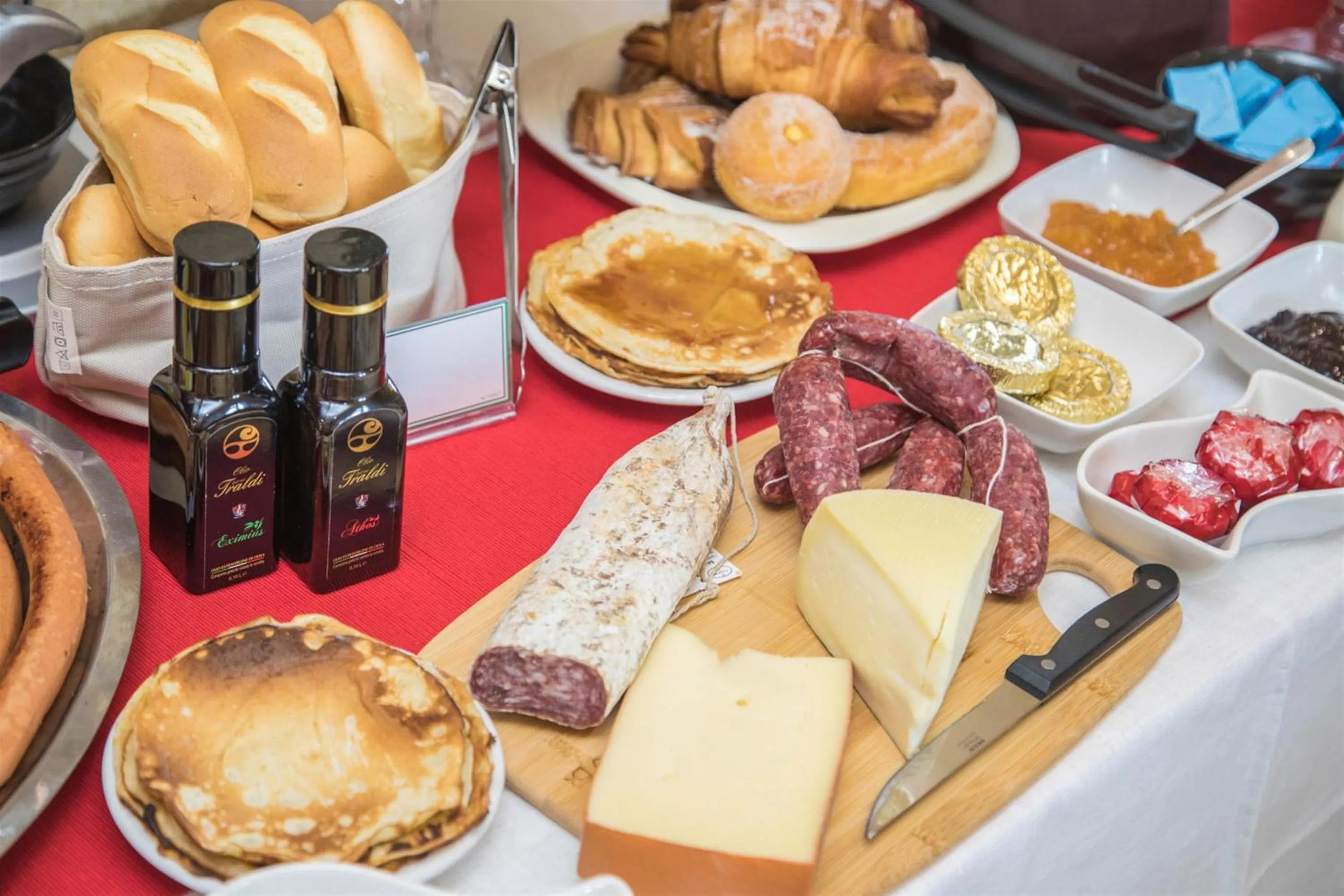 Continental breakfast in Traldi Resort