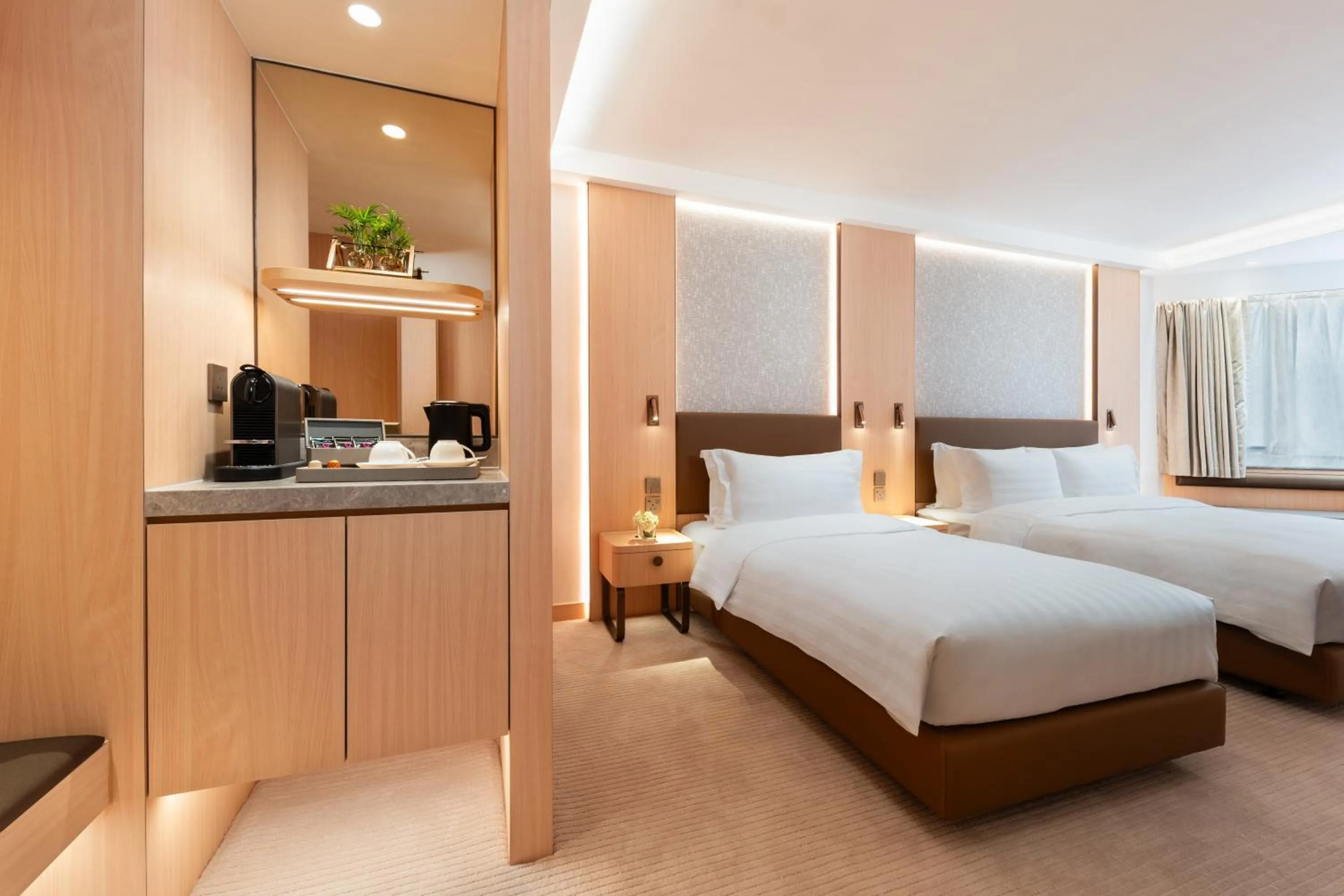 Bed in The Kimberley Hotel