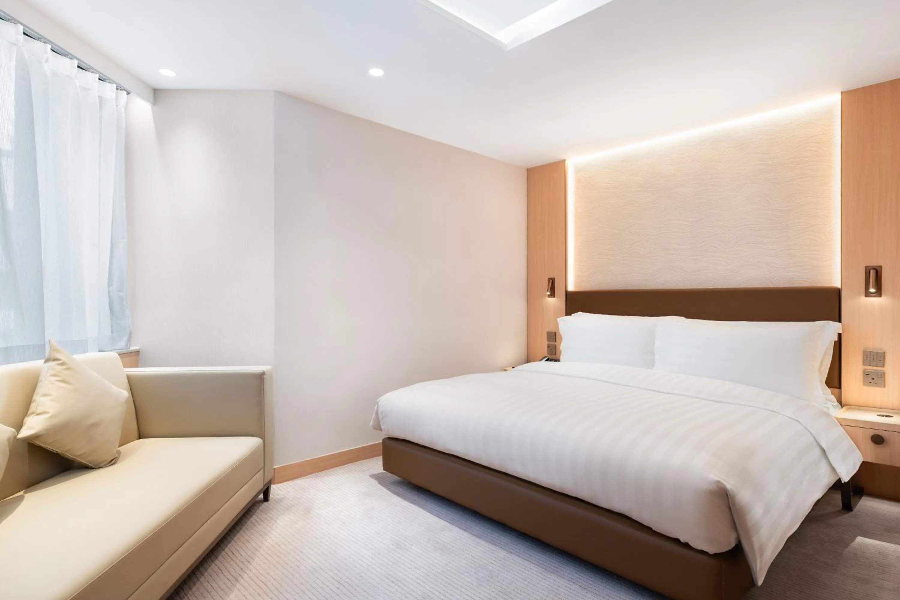 Bed in The Kimberley Hotel