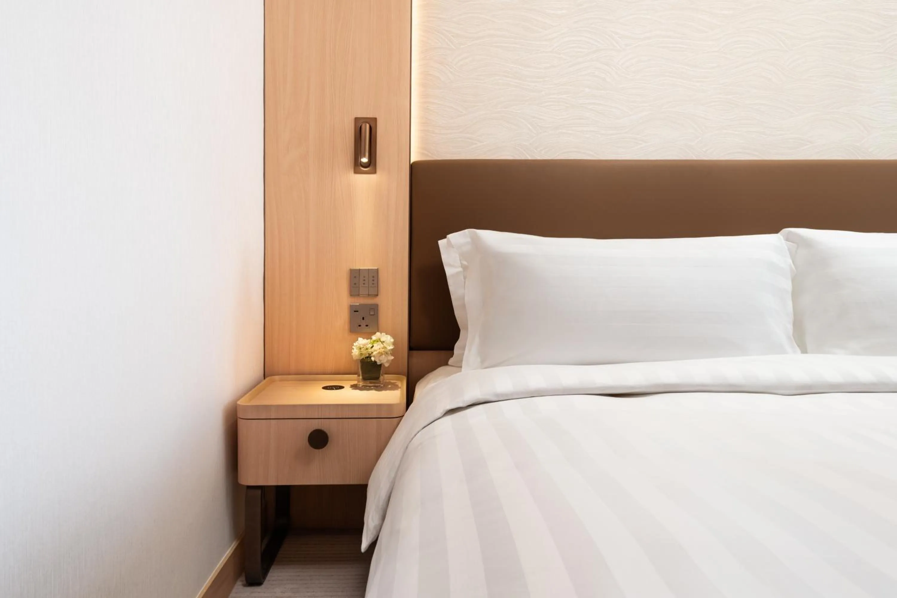 Bed in The Kimberley Hotel